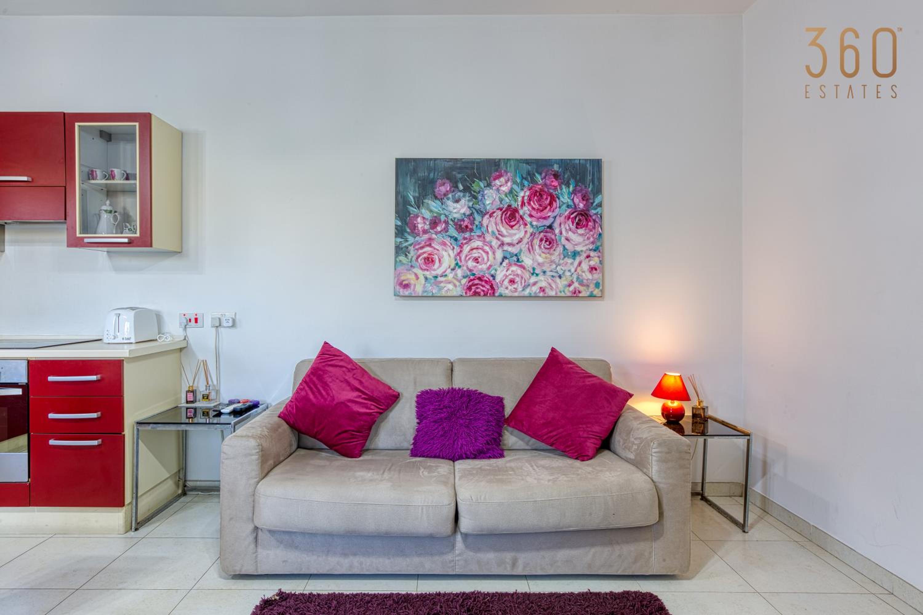 Lovely 1BR Apt with private balcony in Gzira by 360 Estates view 2