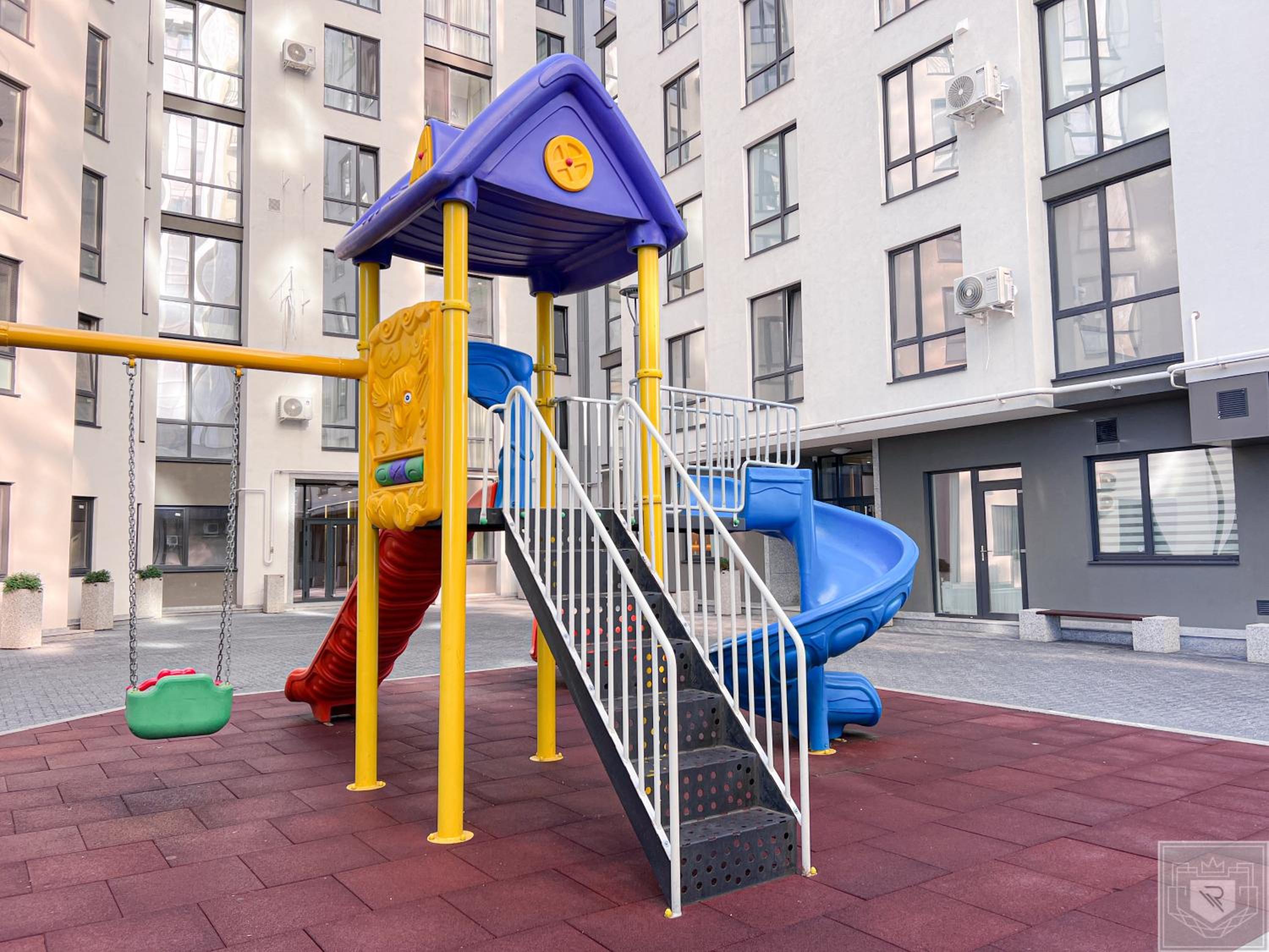 RentHouse Apartments Level Up