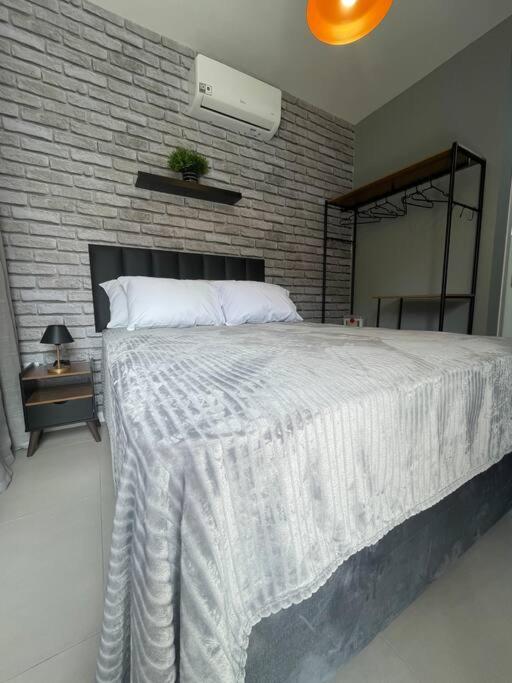 Loft Studio 101 em São José à 7km de Floripa