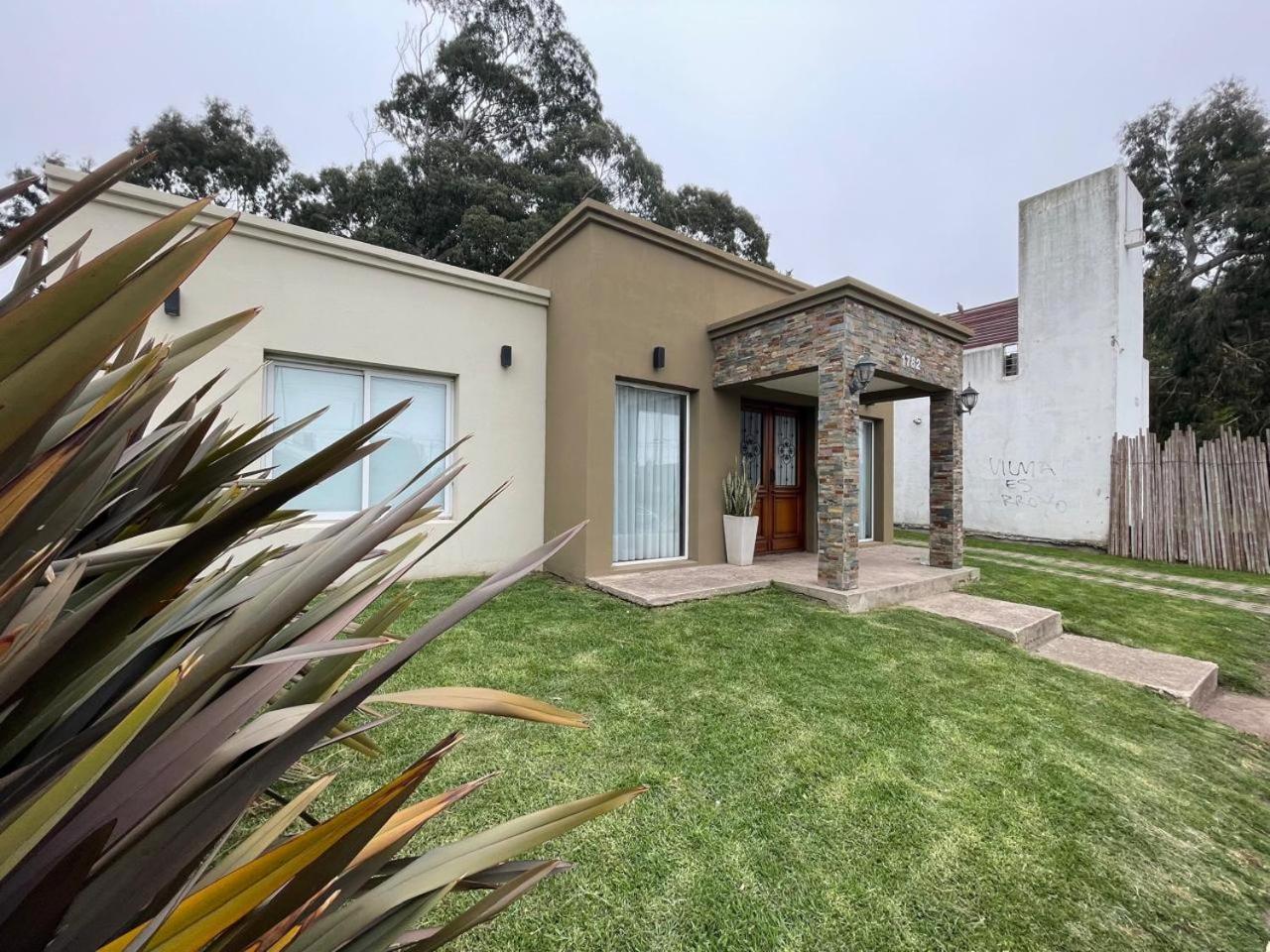 Casa en bosque peralta ramos