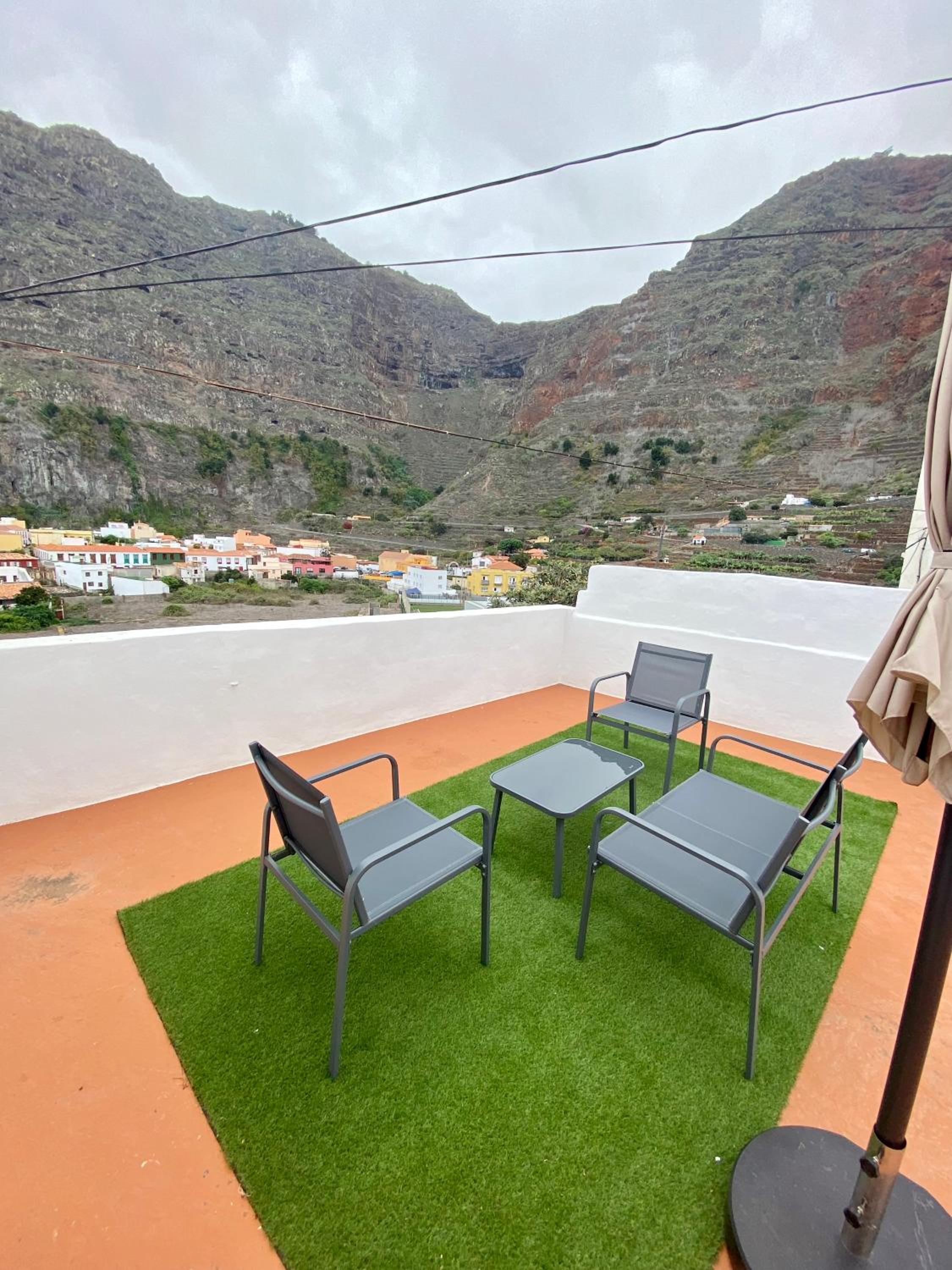 Casa Chana y Domingo- Refugio con historia y vistas en Agulo