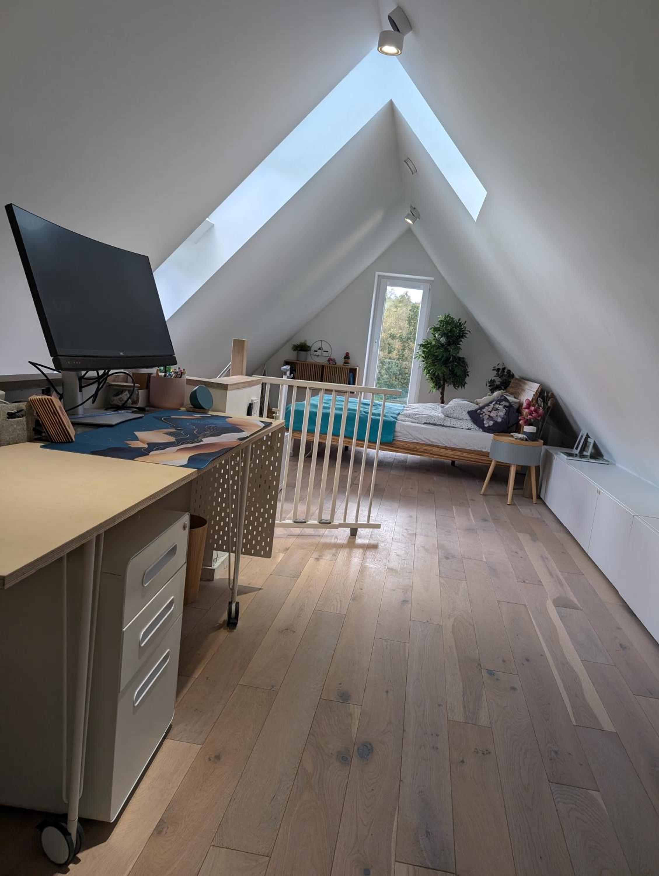 Architektenhaus mit Spielplatz, Sauna & Pool am Wald nahe Hamburg