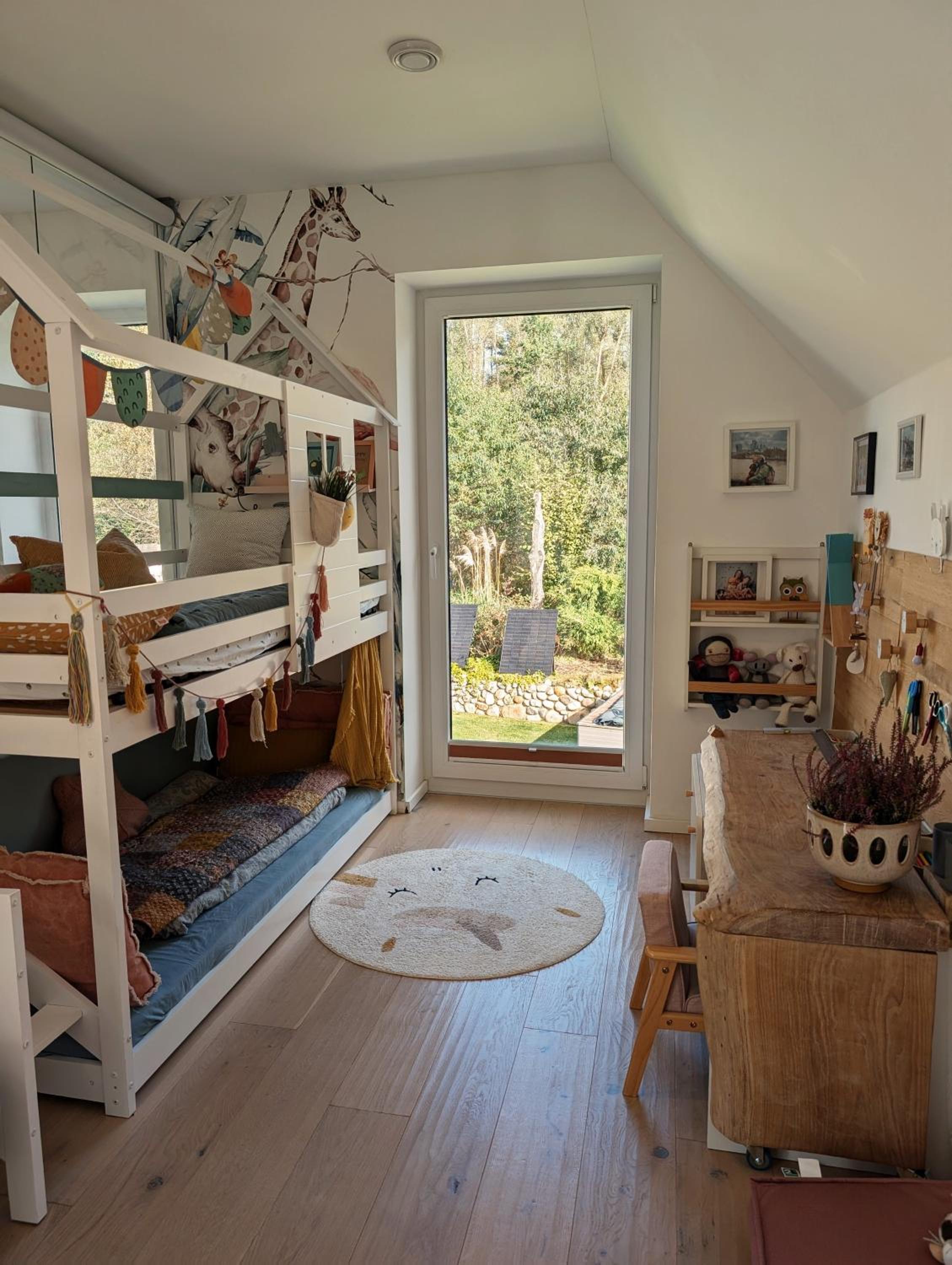 Architektenhaus mit Spielplatz, Sauna & Pool am Wald nahe Hamburg