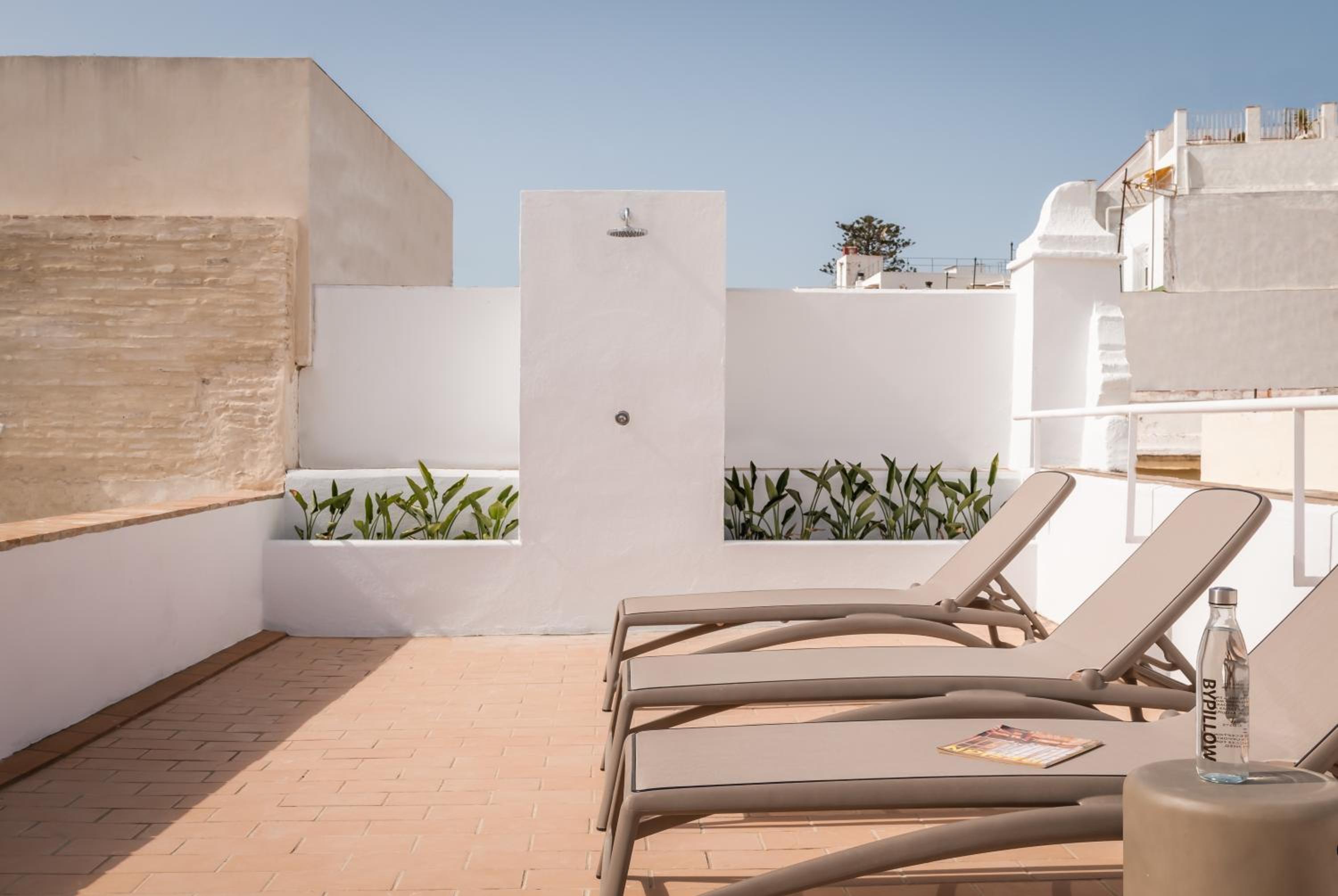BYPILLOW Casa Gades