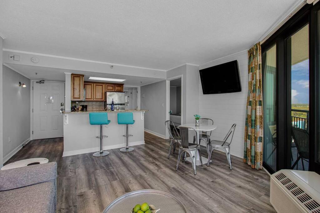 Enjoy Luxurious Oceanfront King Suite! Dogs OK! 1406 view 3