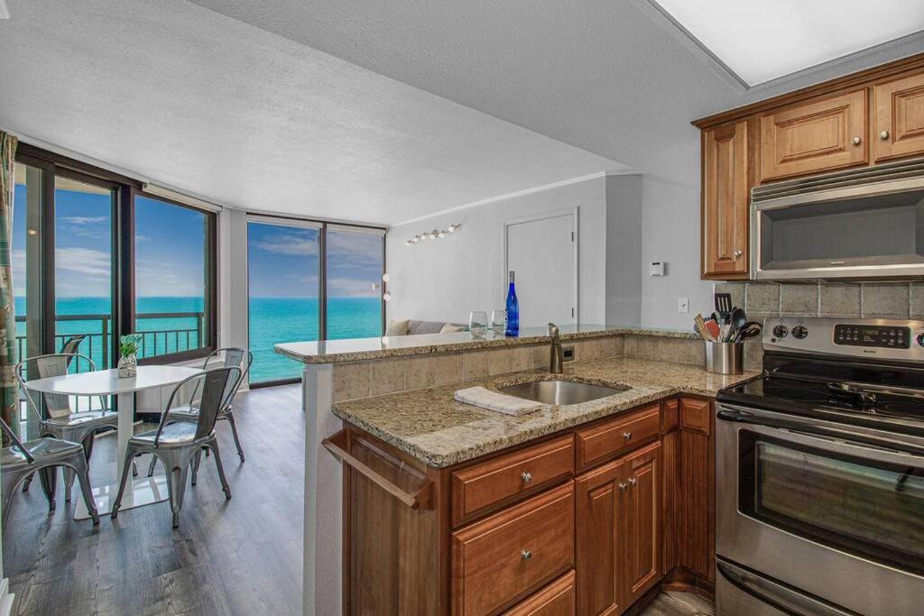 Enjoy Luxurious Oceanfront King Suite! Dogs OK! 1406 view 5