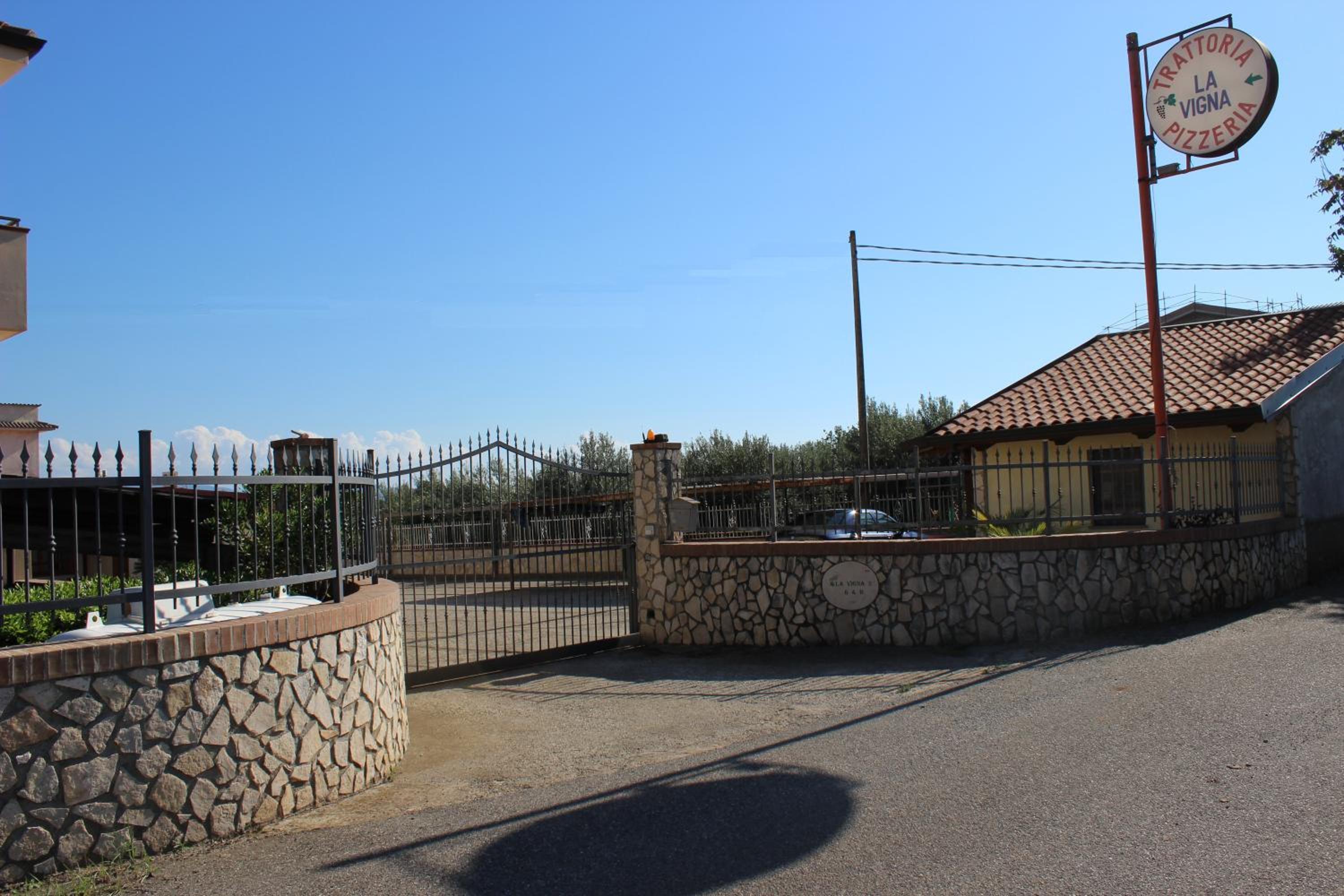 Photo 8
