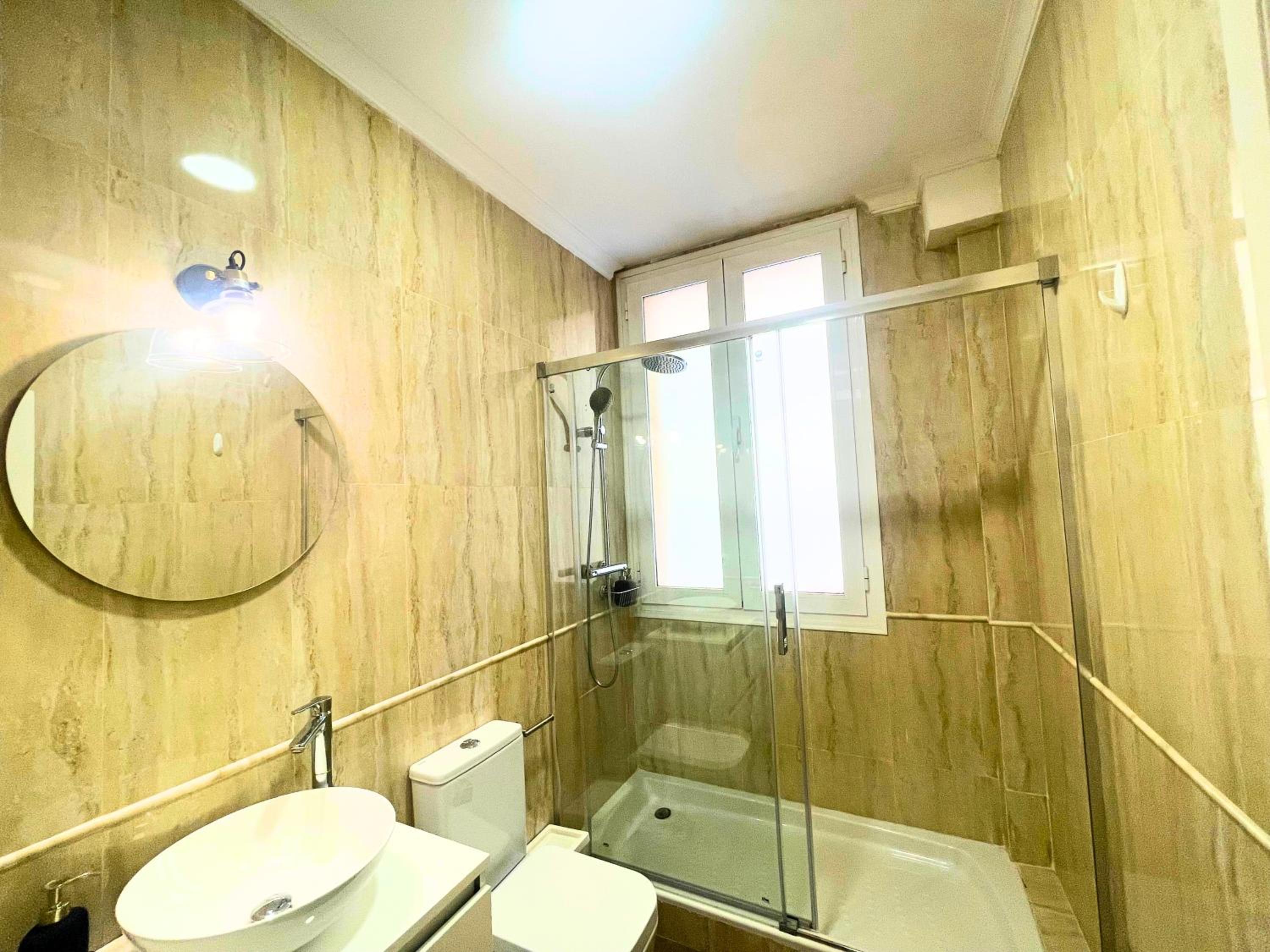 Home4u Gran Via Luxury Granada view 2
