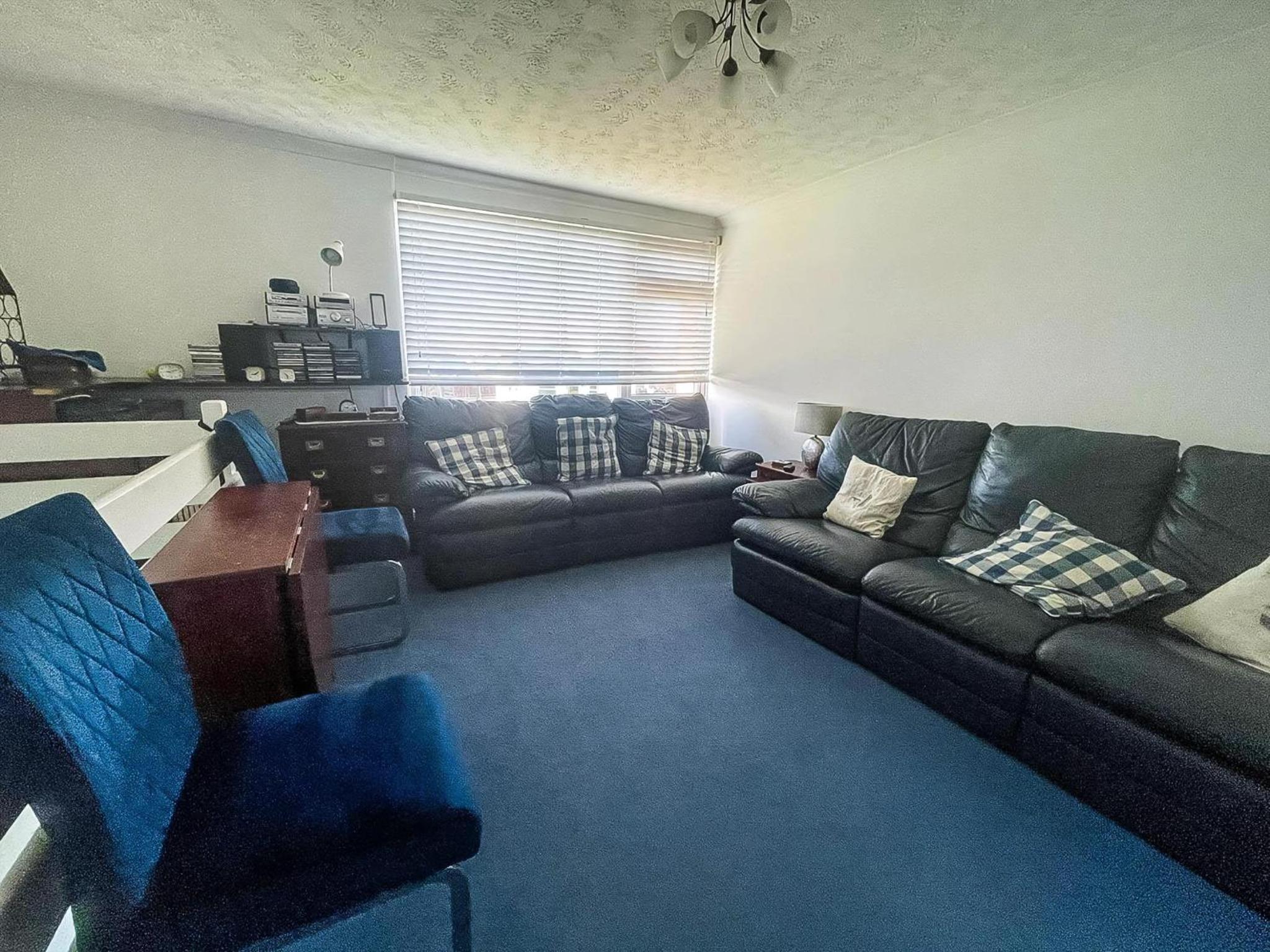 Lovely Chalet To Hire In Scratby Nearby The Beach In Norfolk Ref 76165B