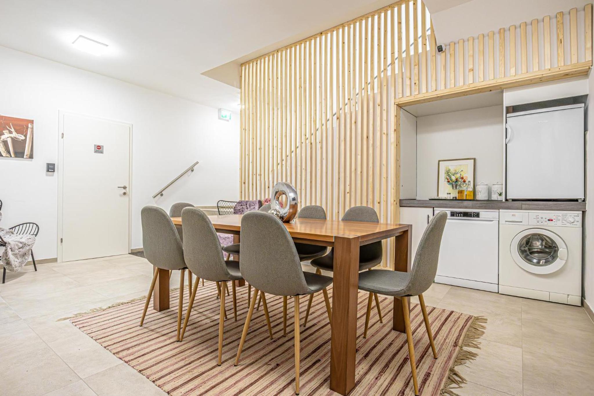 Elegant & Air condition 5BR - By The Danube River