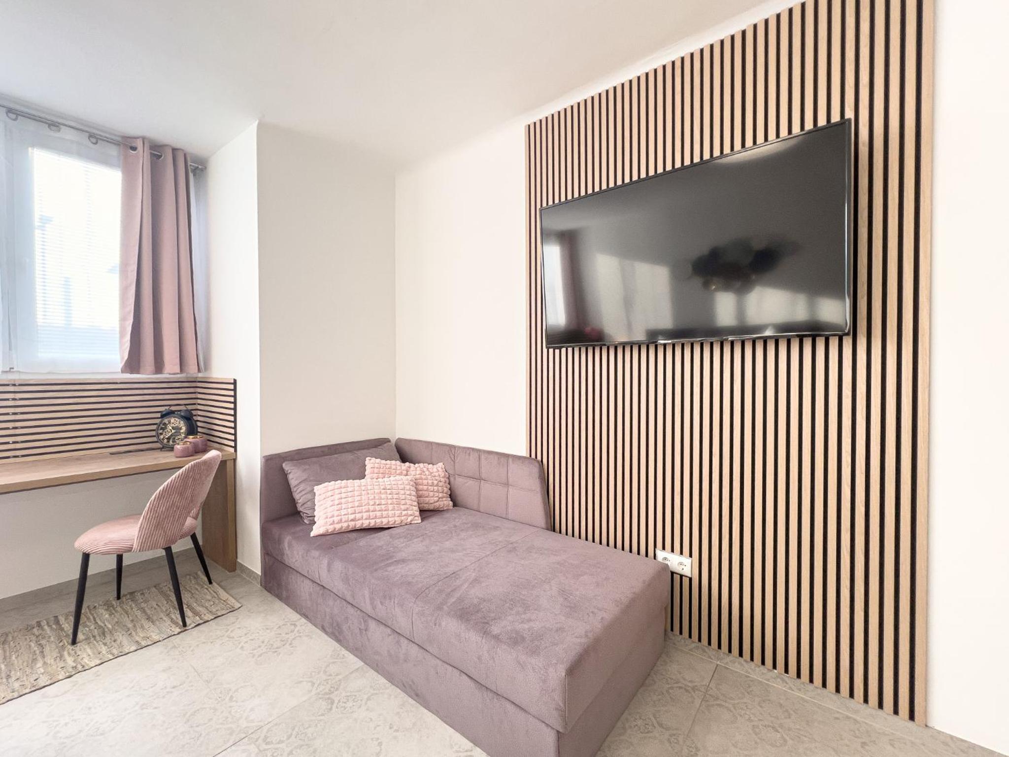 Elegant & Air condition 5BR - By The Danube River