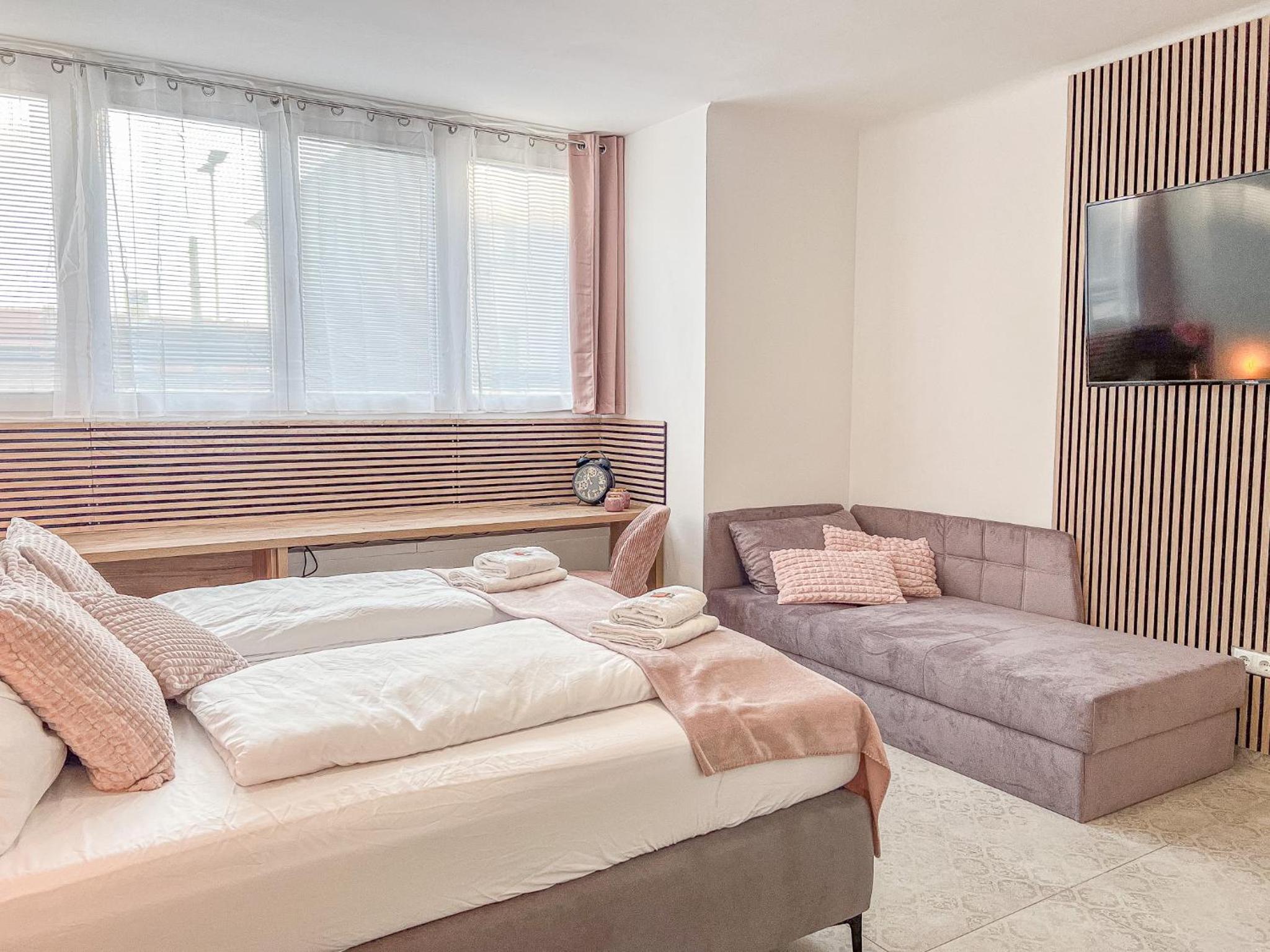 Elegant & Air condition 5BR - By The Danube River