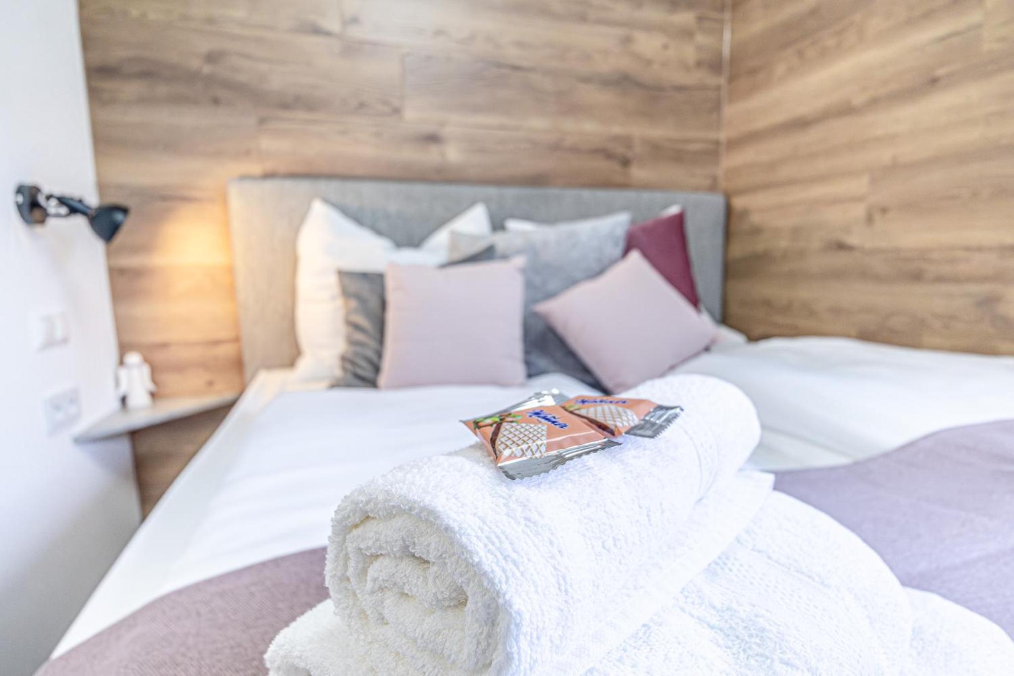 Elegant & Air condition 5BR - By The Danube River