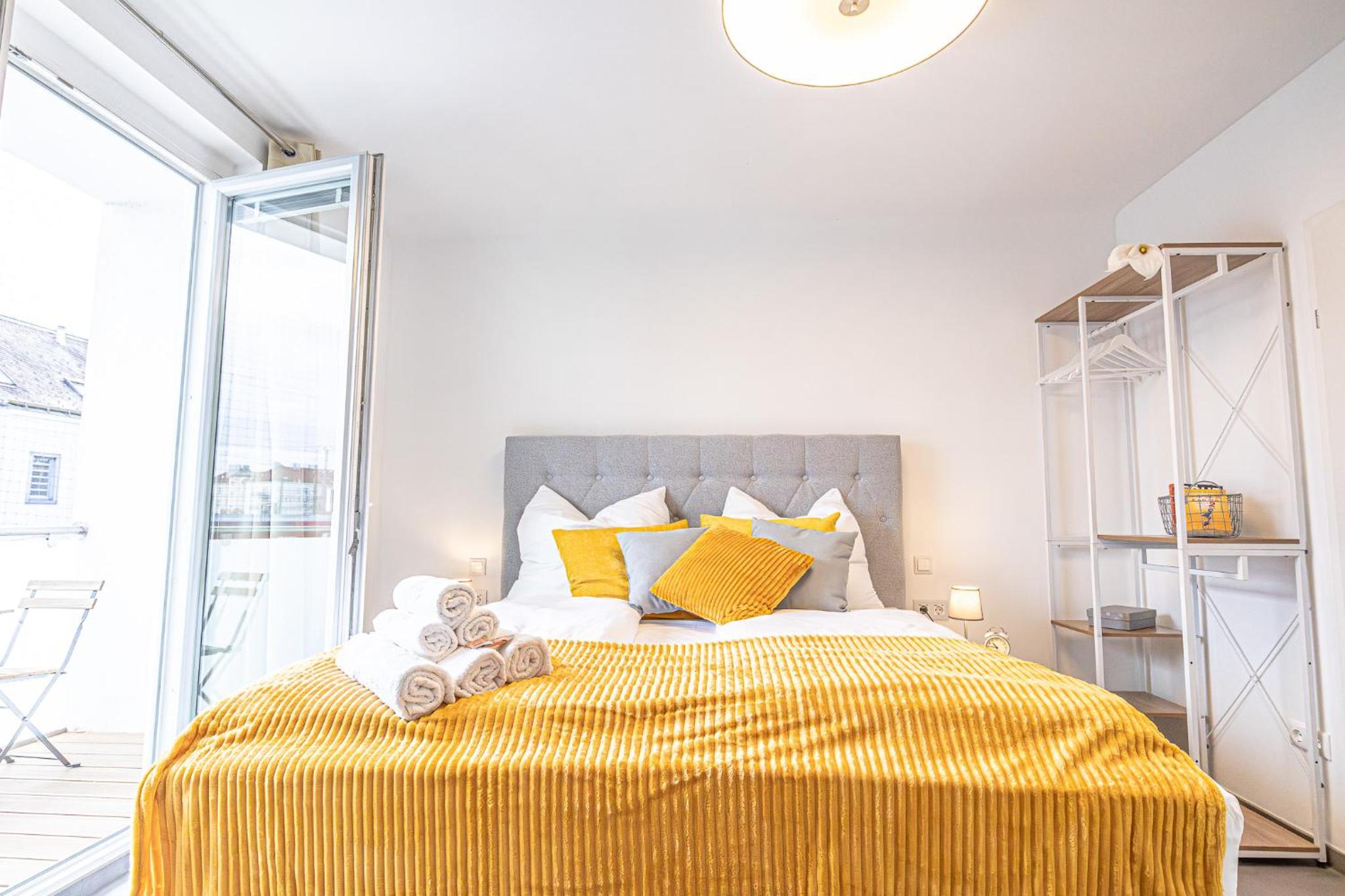 Elegant & Air condition 5BR - By The Danube River