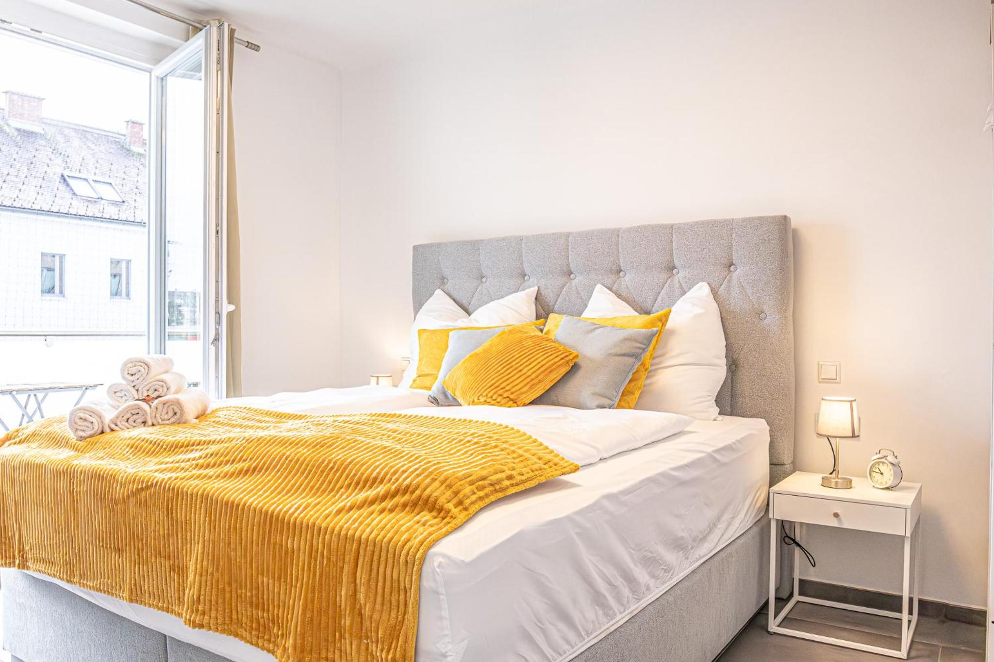 Elegant & Air condition 5BR - By The Danube River