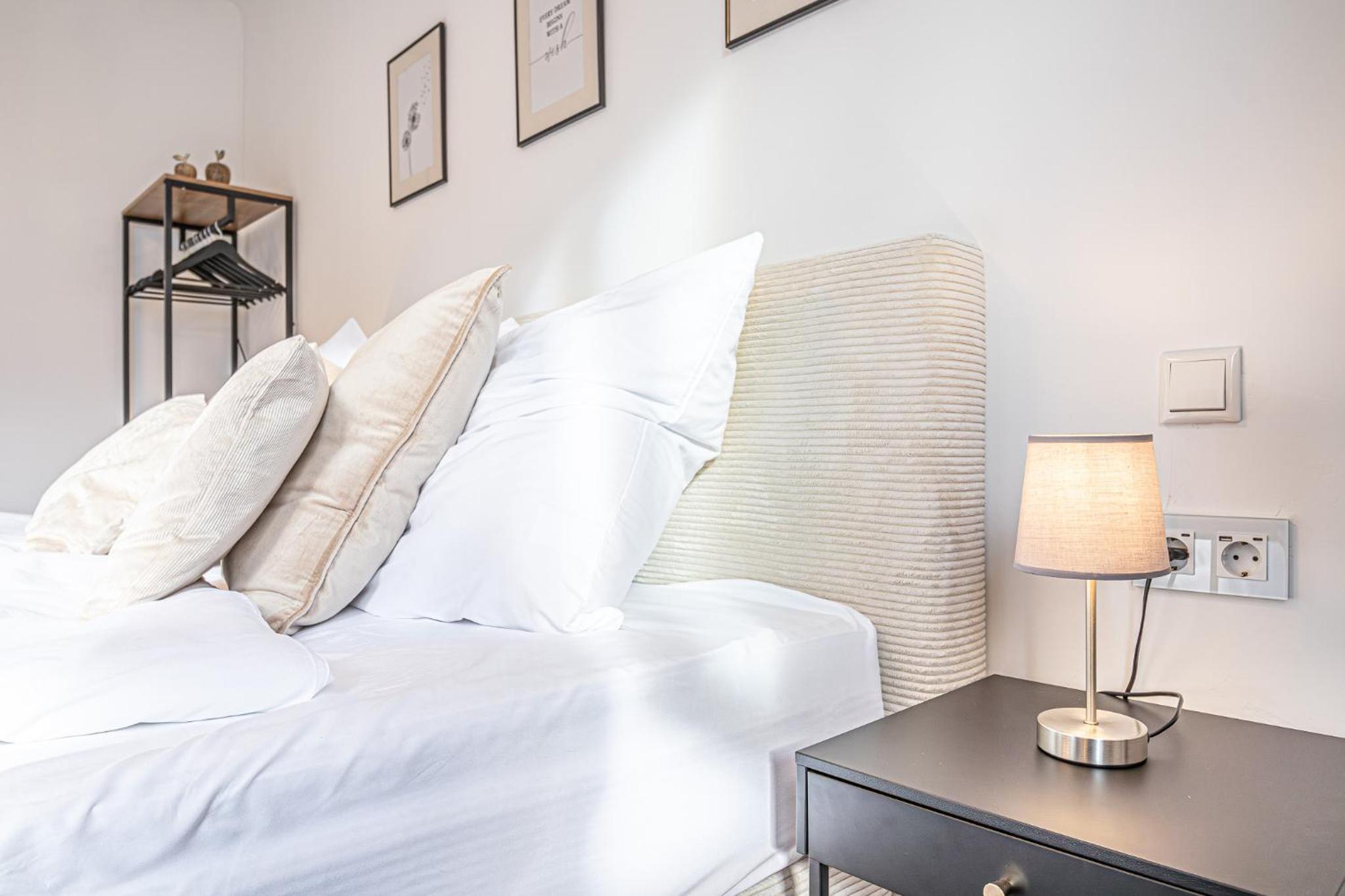 Elegant & Air condition 5BR - By The Danube River