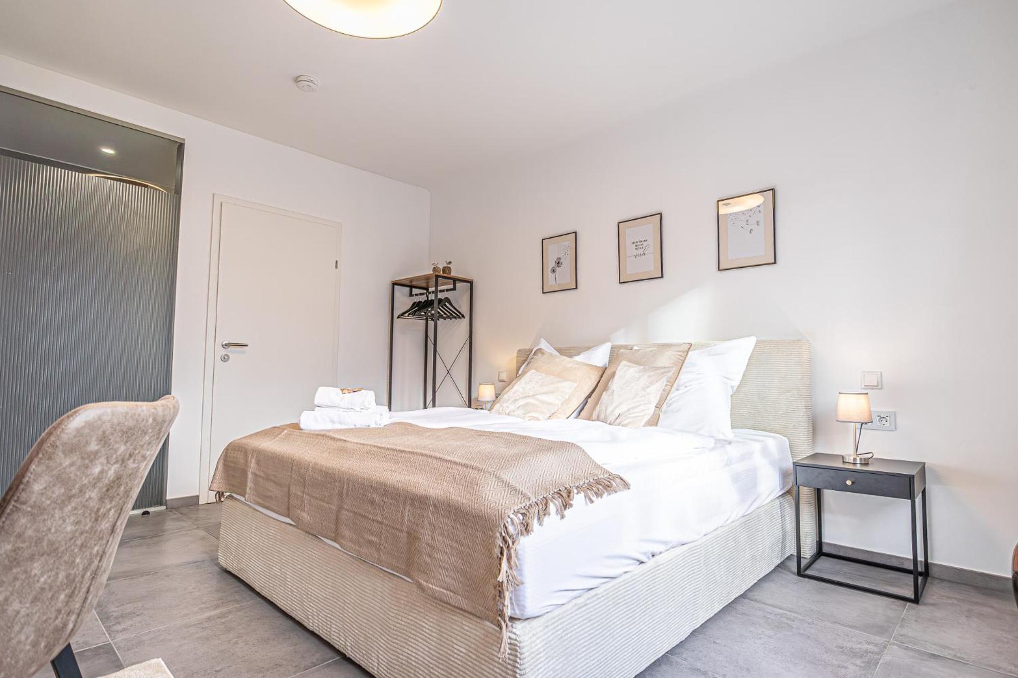 Elegant & Air condition 5BR - By The Danube River
