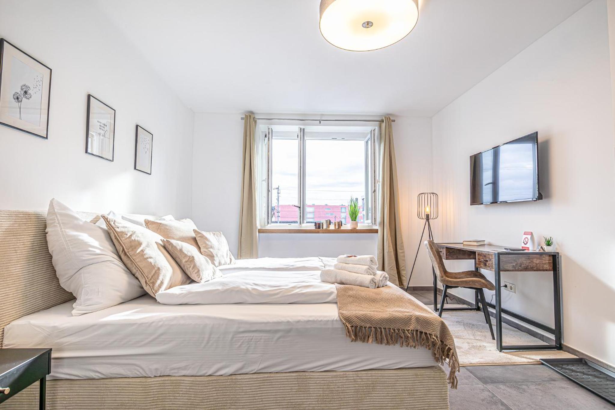 Elegant & Air condition 5BR - By The Danube River