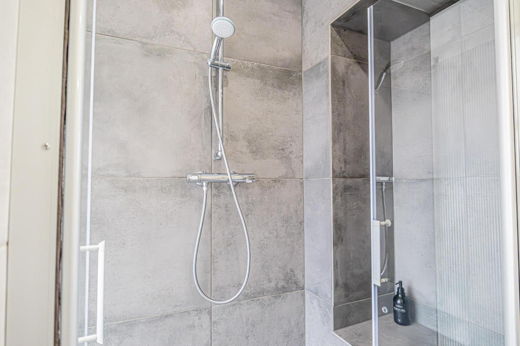 Elegant & Air condition 5BR - By The Danube River