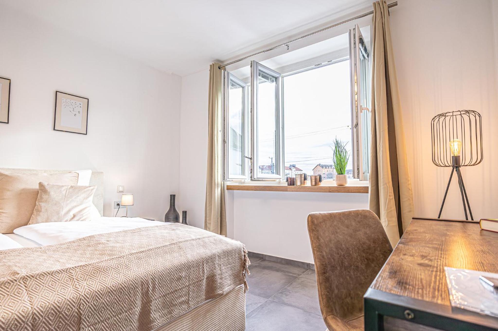 Elegant & Air condition 5BR - By The Danube River