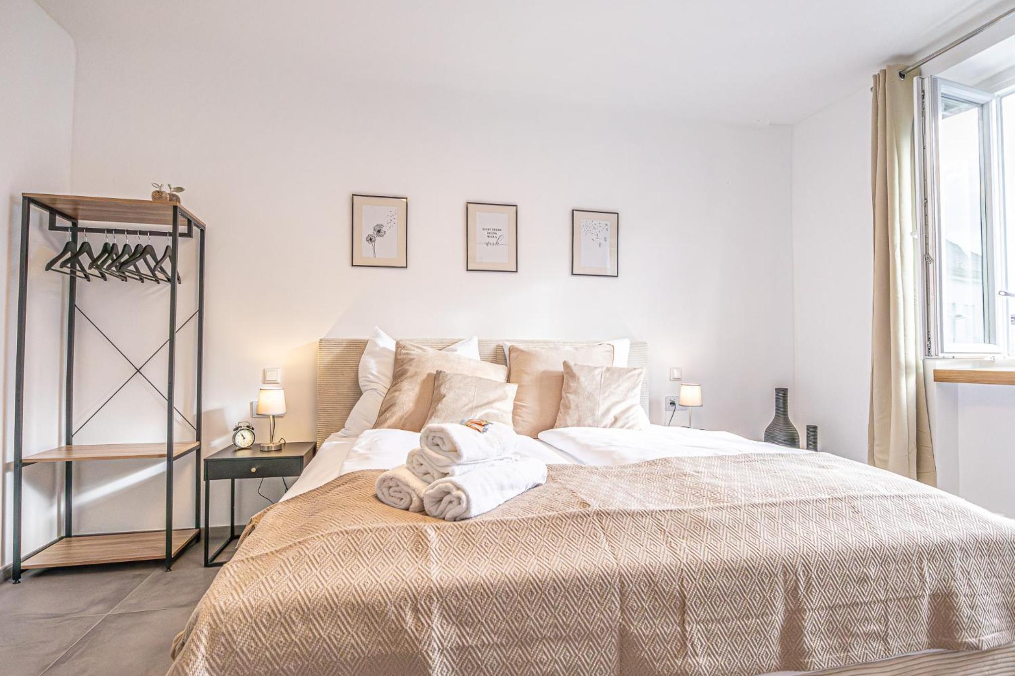 Elegant & Air condition 5BR - By The Danube River