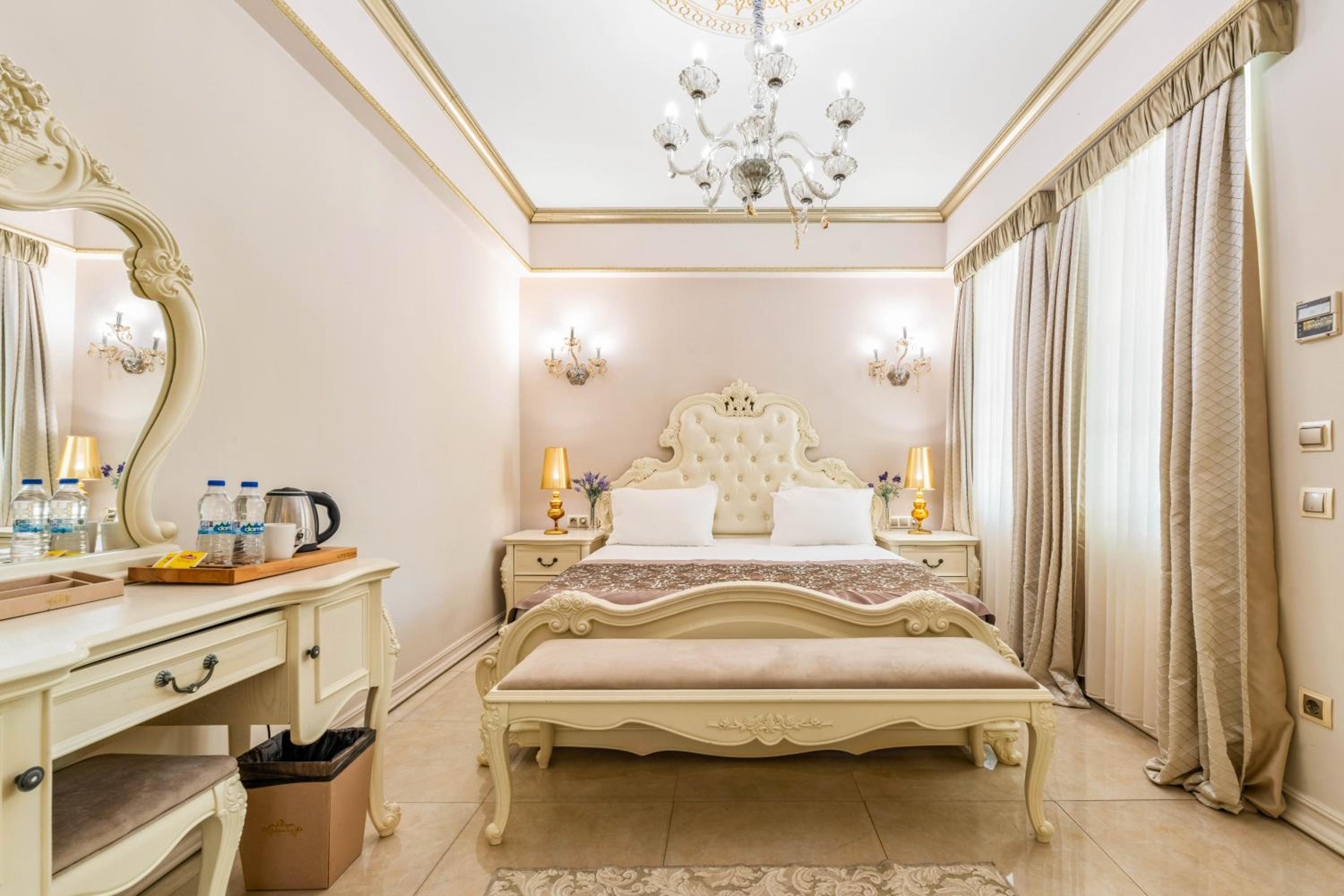 Elegance East Hotel - Image 87