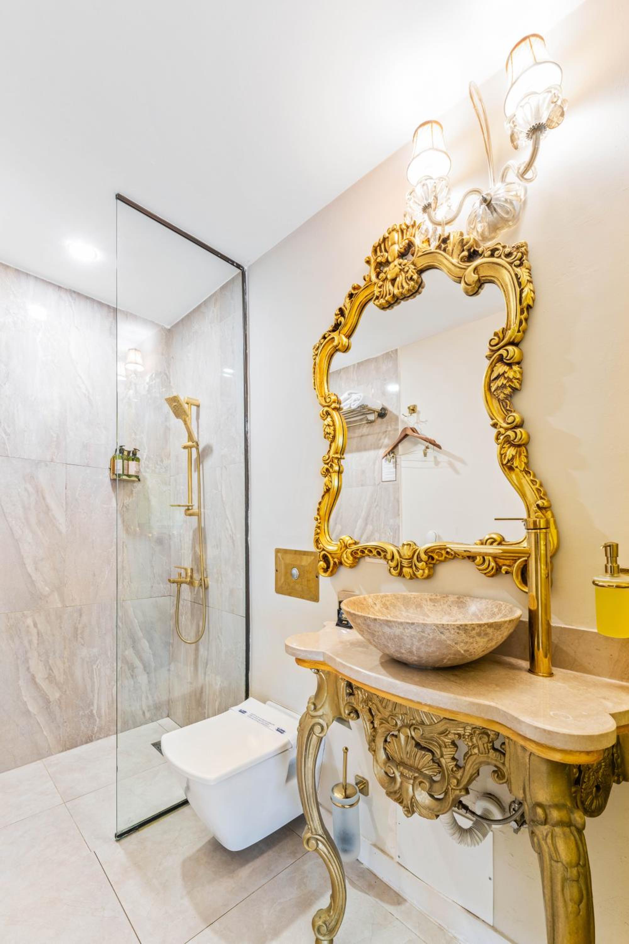 Elegance East Hotel - Image 72