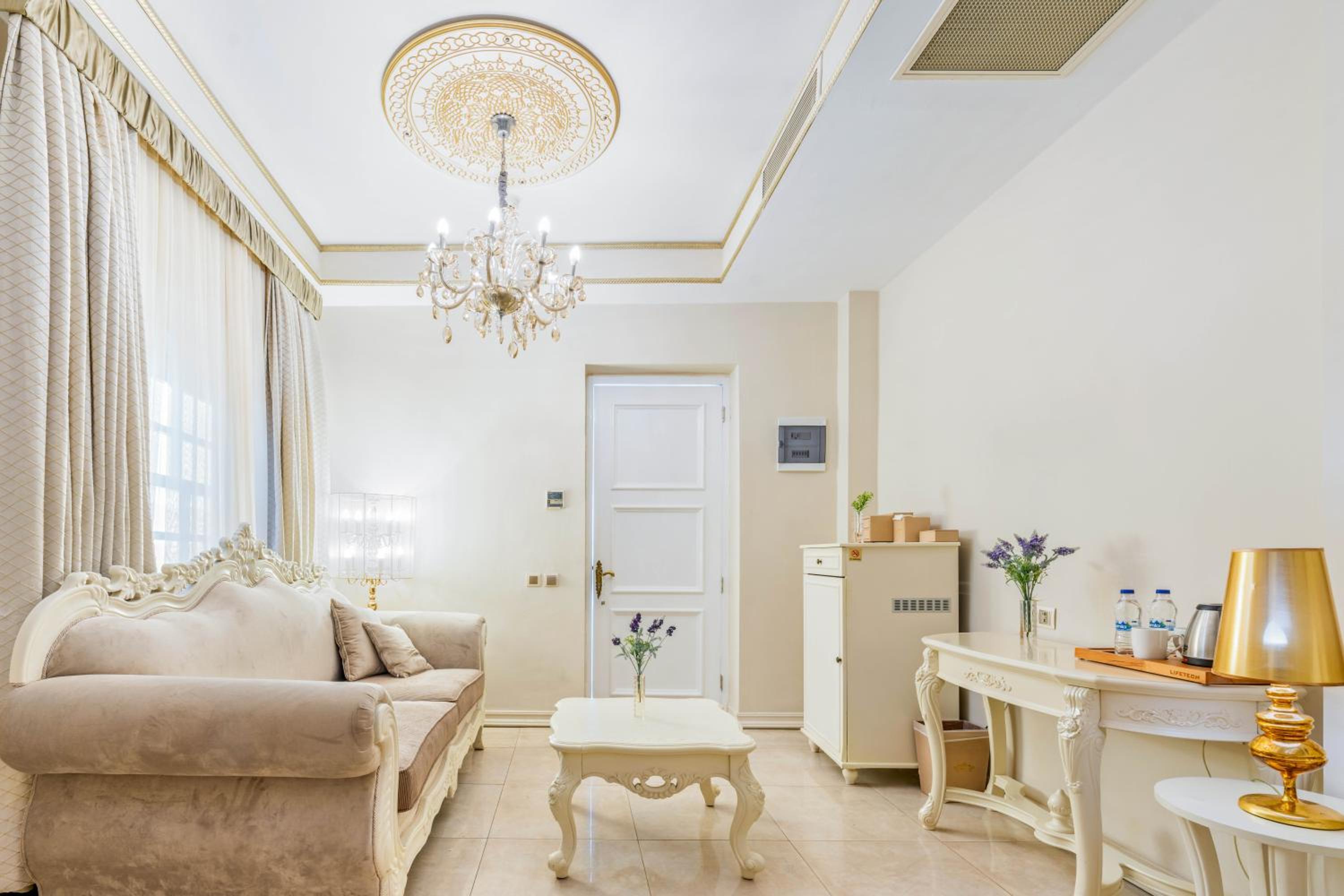 Elegance East Hotel - Image 68