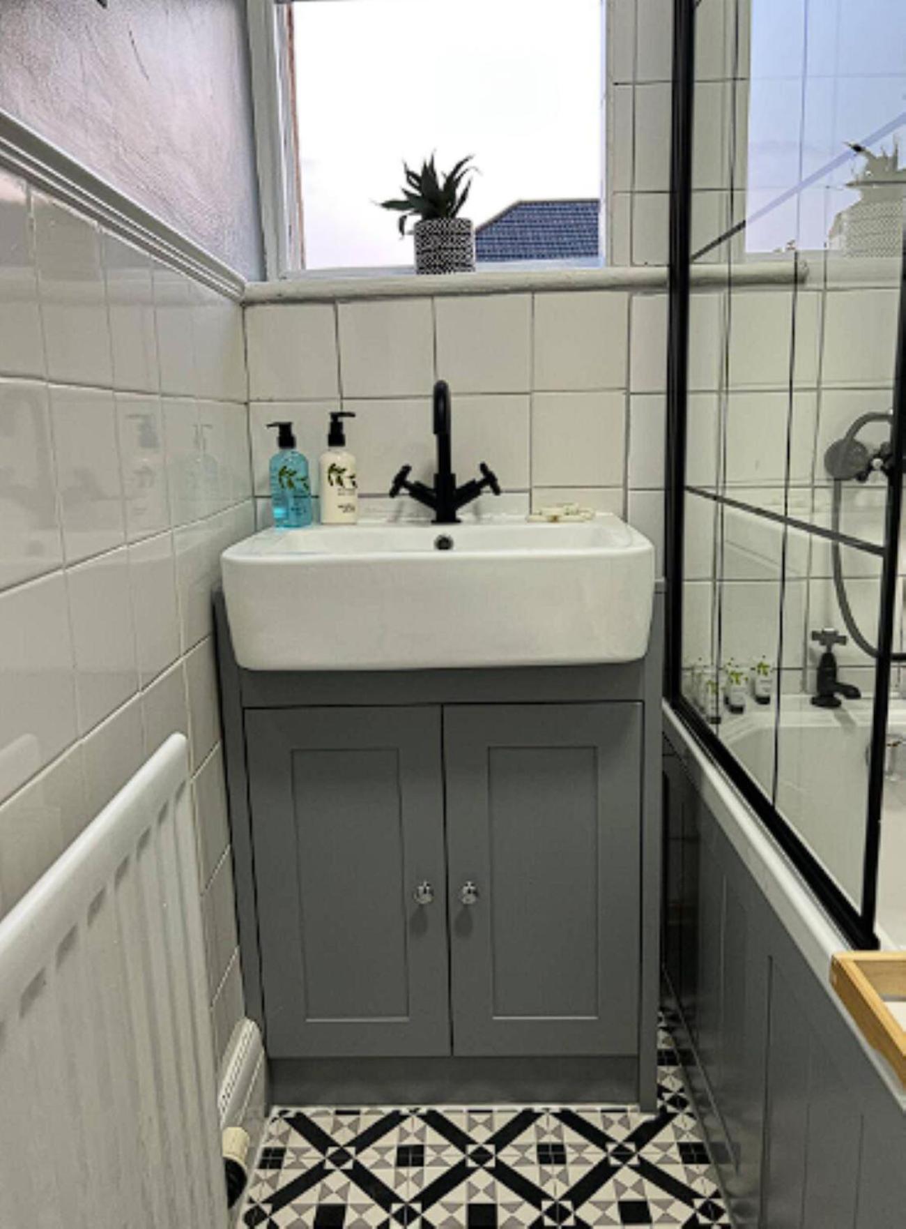Cosy Osborne with Free Parking by Prescott Apartments