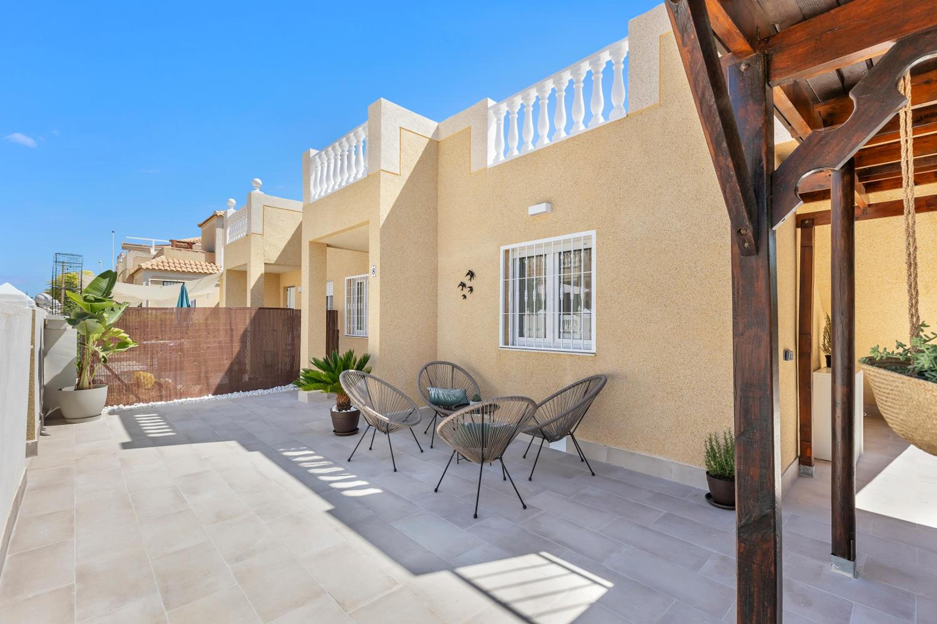 Bungalow Dolce Vita con piscina comunitaria en Torrevieja