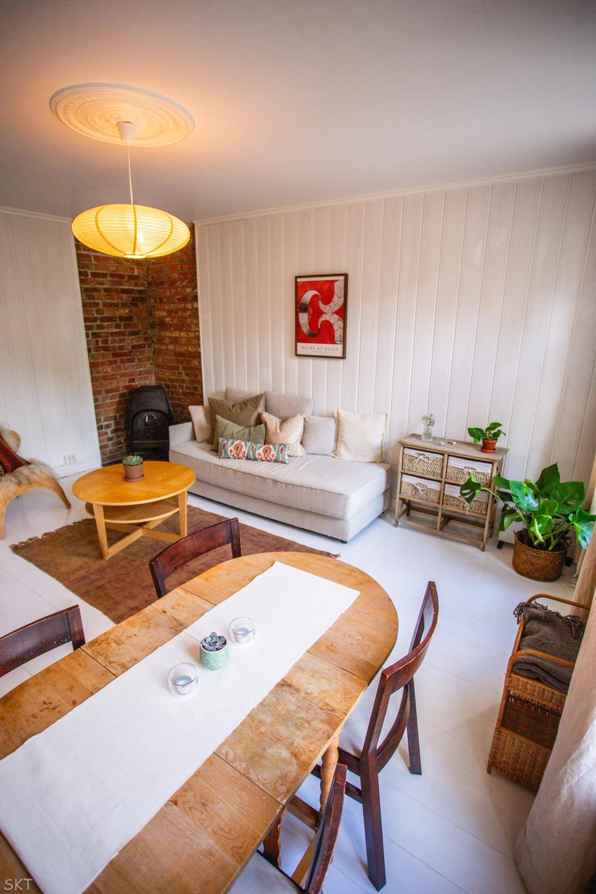 Charming 1800s Apt w fireplace and free parking view 3