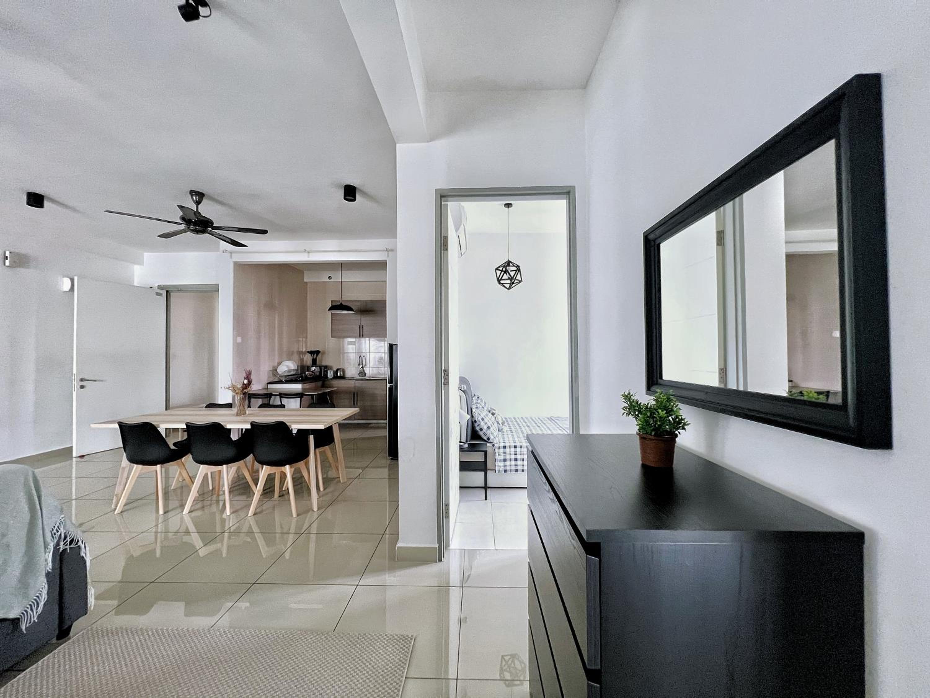 Rafflesia KL Big Family 3BR Condo Near LRT