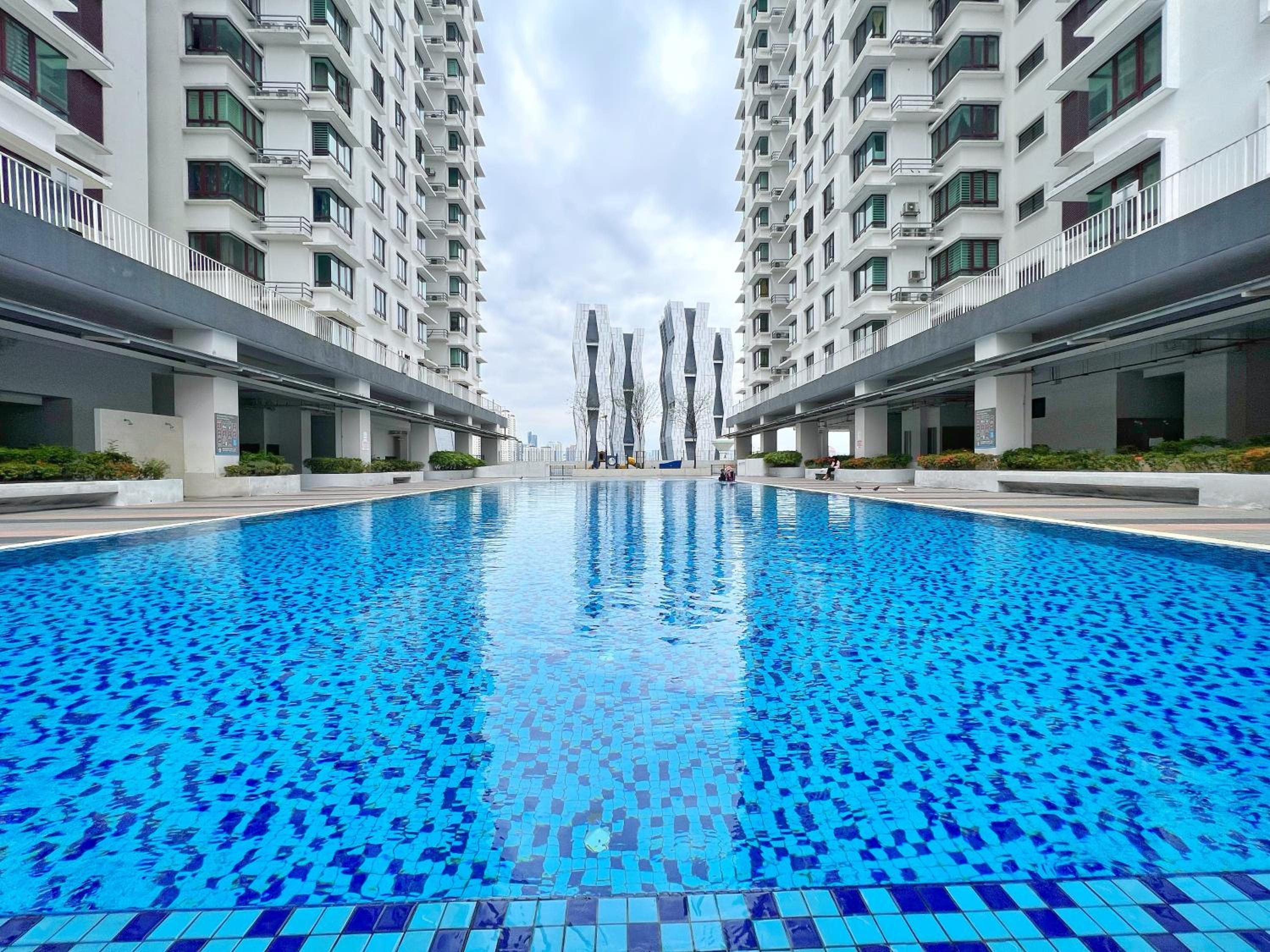 Rafflesia KL Big Family 3BR Condo Near LRT