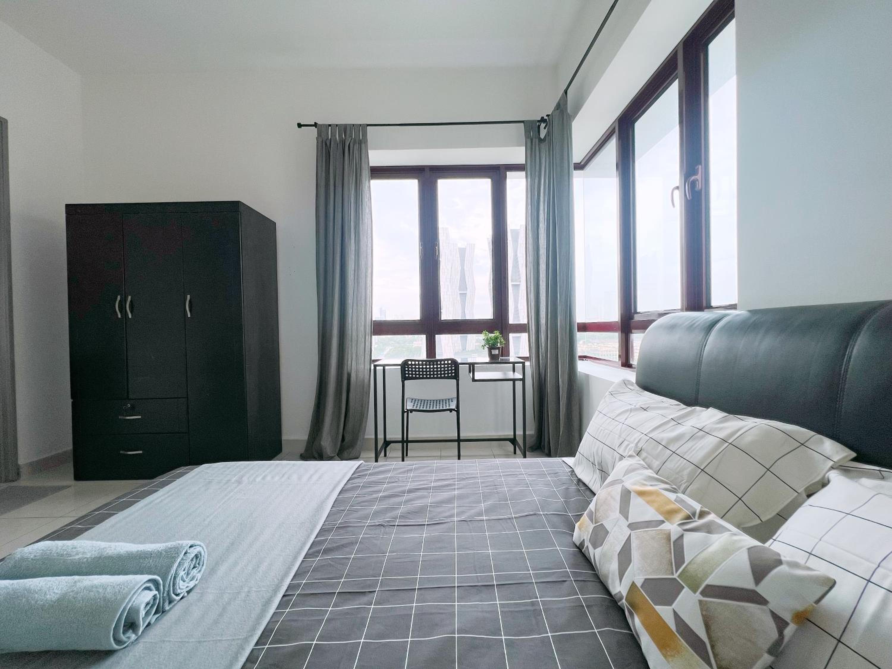 Rafflesia KL Big Family 3BR Condo Near LRT