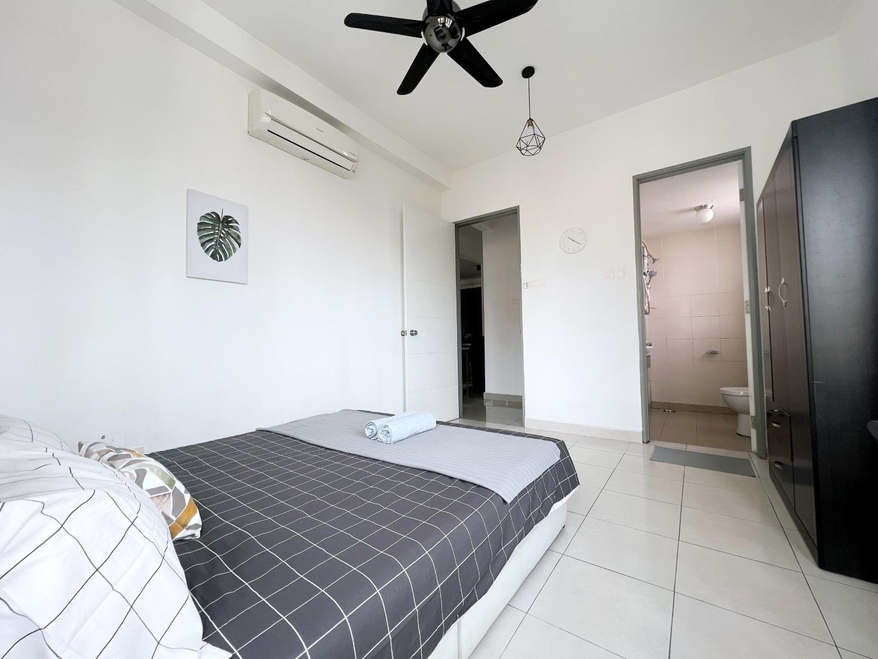 Rafflesia KL Big Family 3BR Condo Near LRT