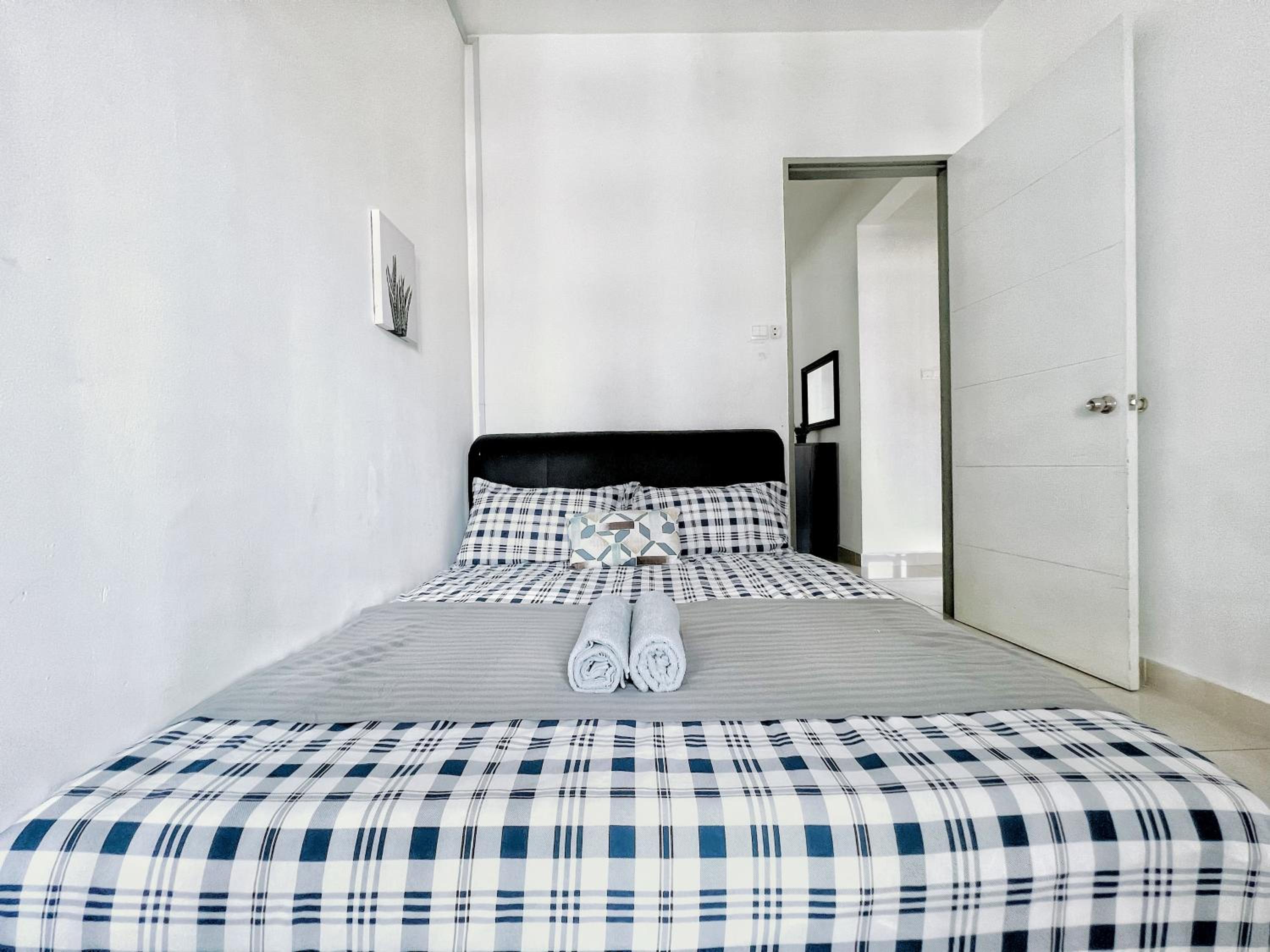 Rafflesia KL Big Family 3BR Condo Near LRT