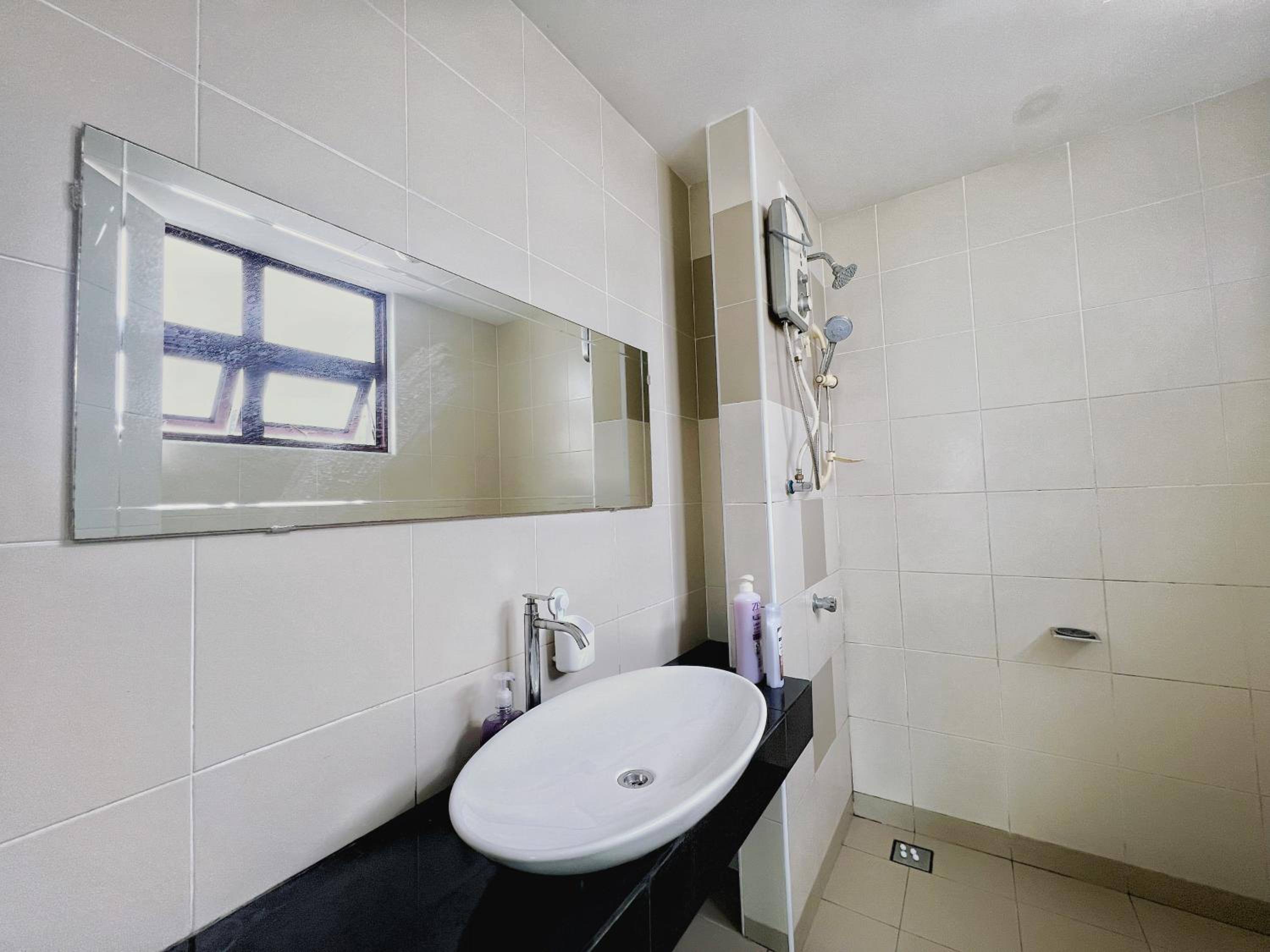 Rafflesia KL Big Family 3BR Condo Near LRT