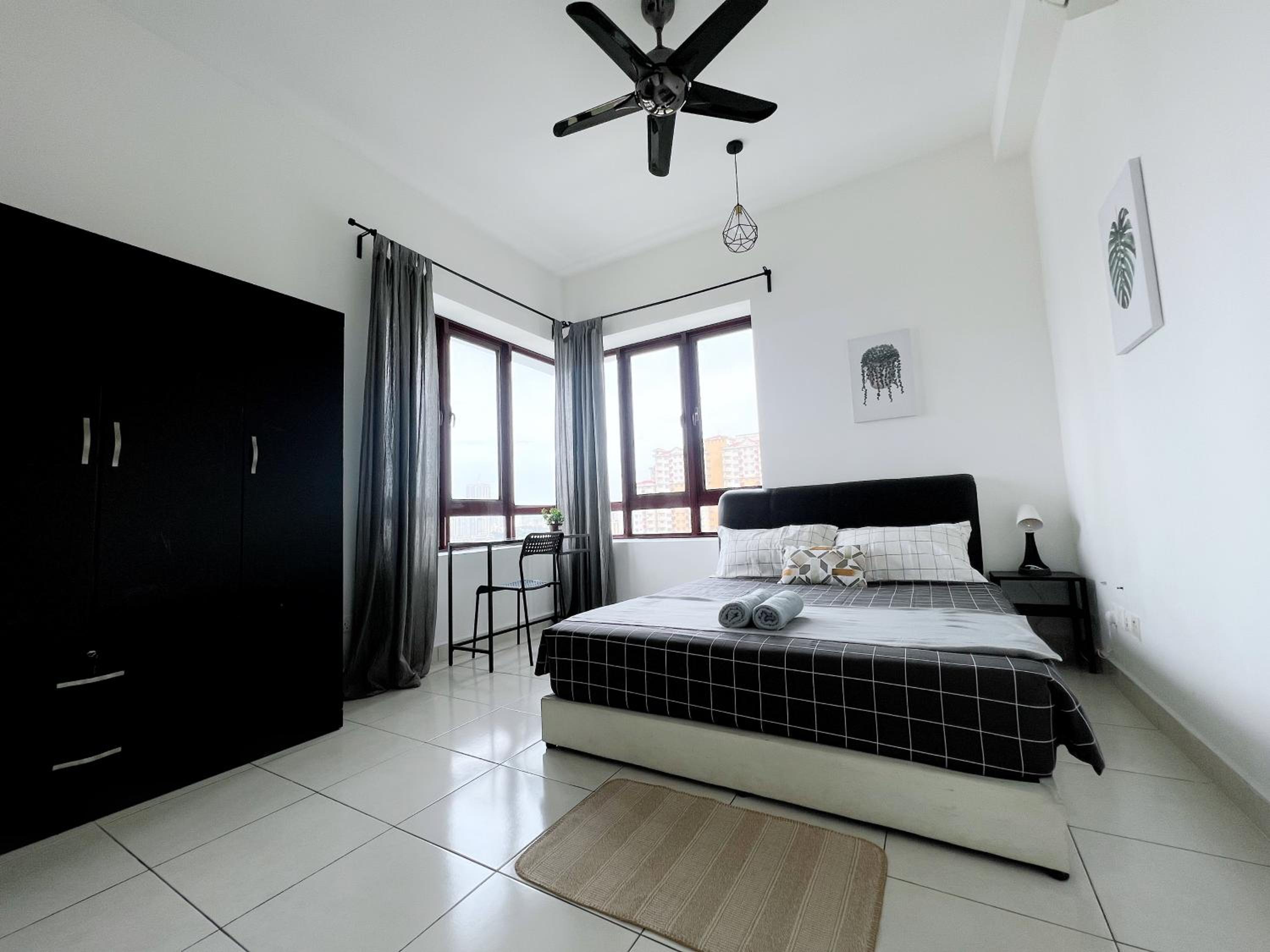Rafflesia KL Big Family 3BR Condo Near LRT