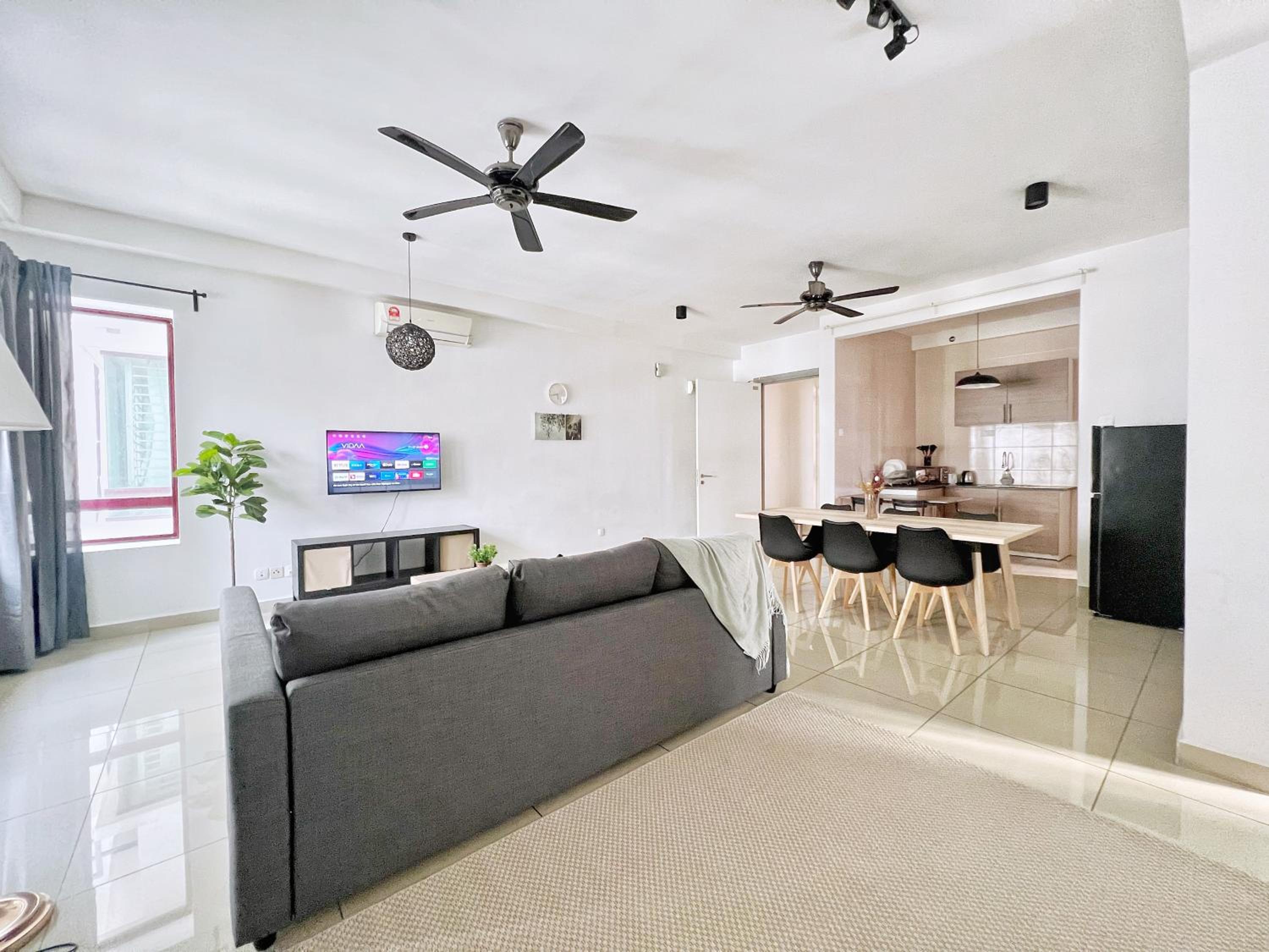Rafflesia KL Big Family 3BR Condo Near LRT