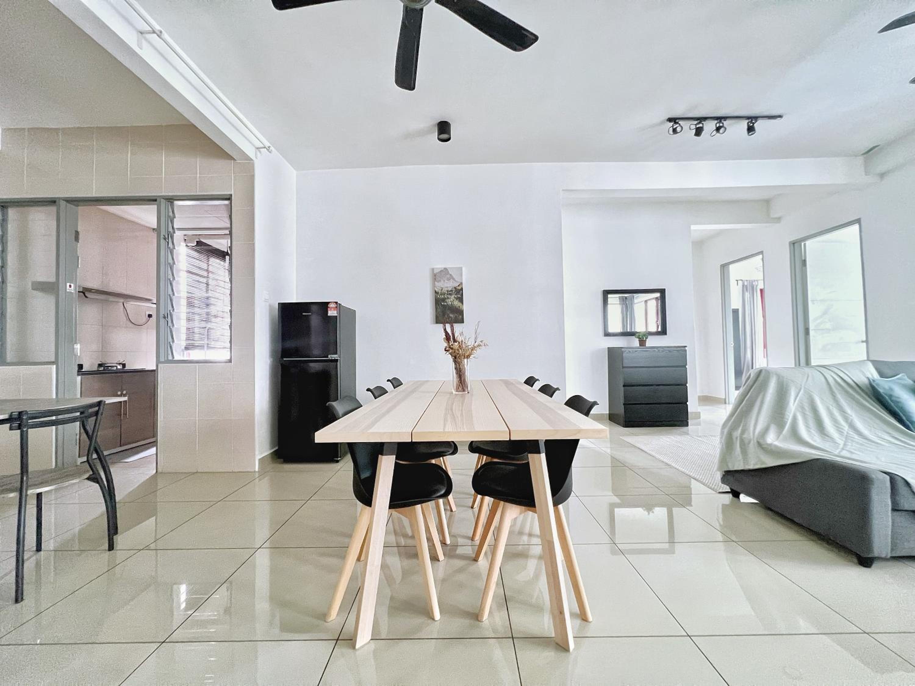 Rafflesia KL Big Family 3BR Condo Near LRT