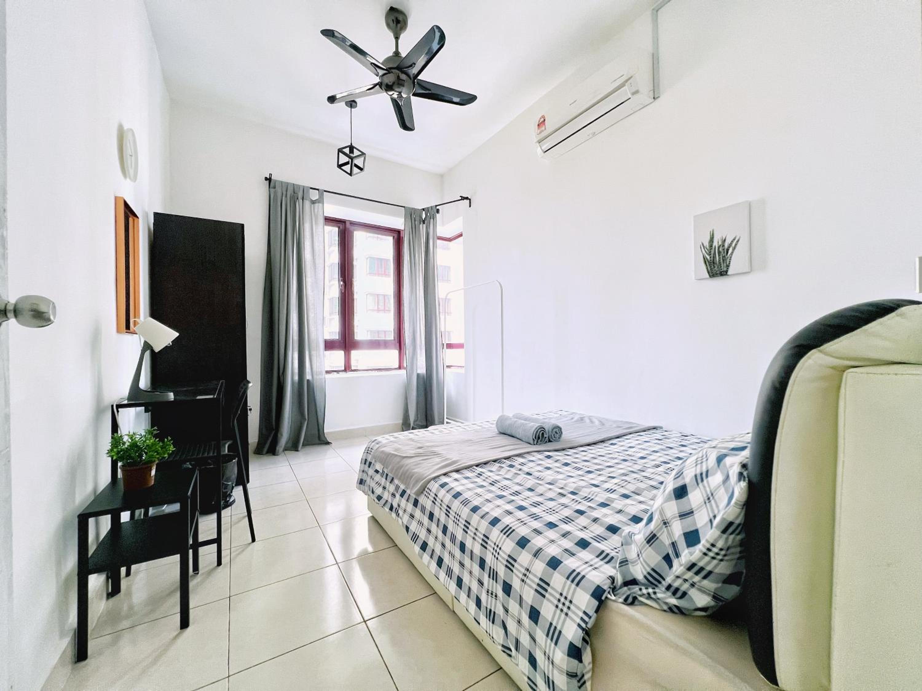 Rafflesia KL Big Family 3BR Condo Near LRT