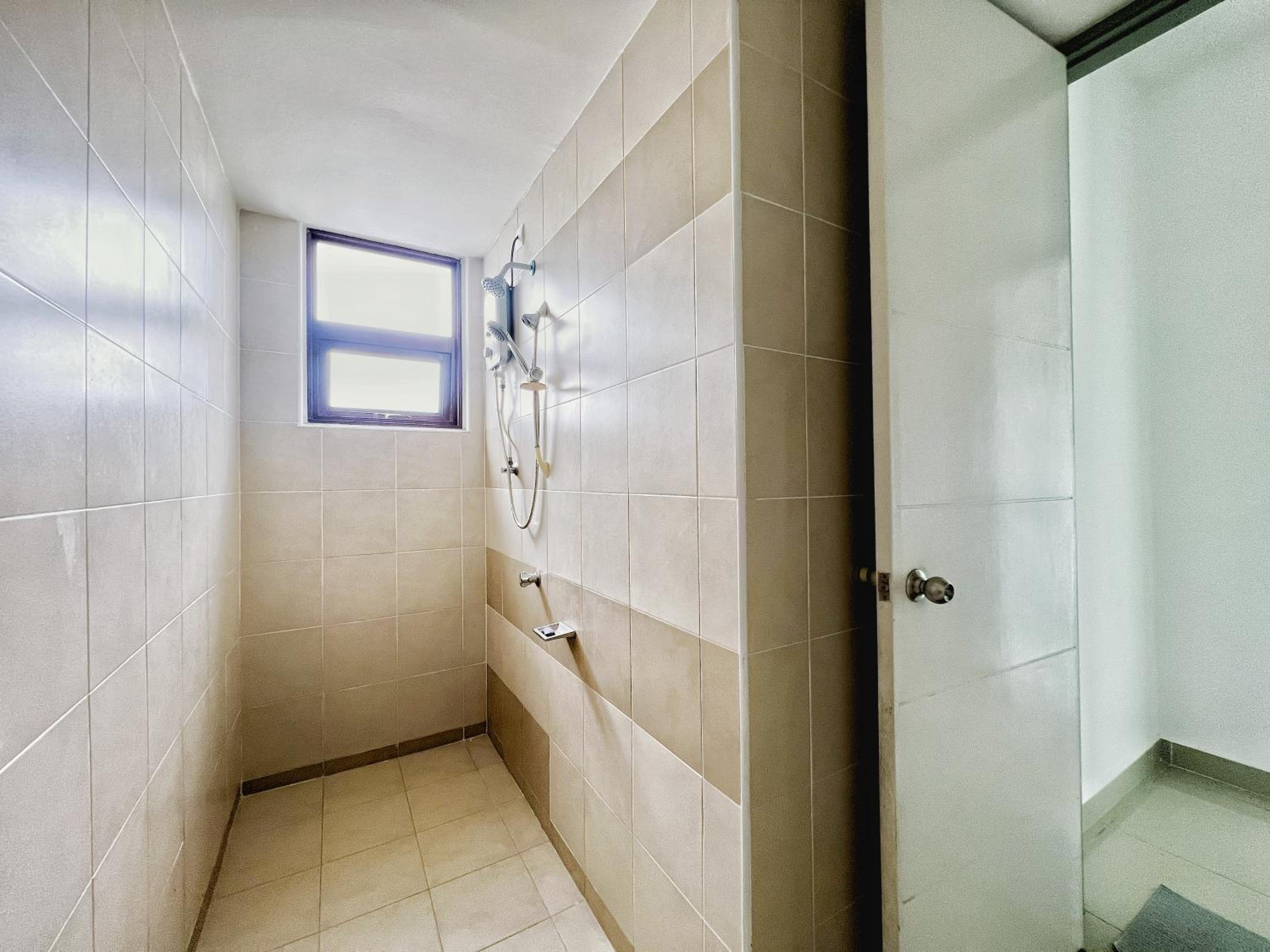 Rafflesia KL Big Family 3BR Condo Near LRT