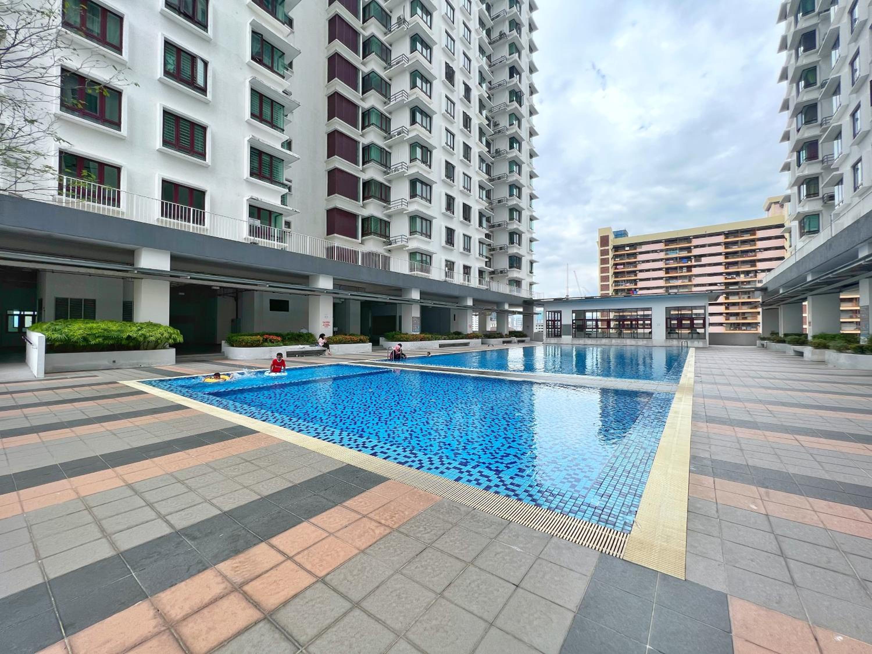 Rafflesia KL Big Family 3BR Condo Near LRT