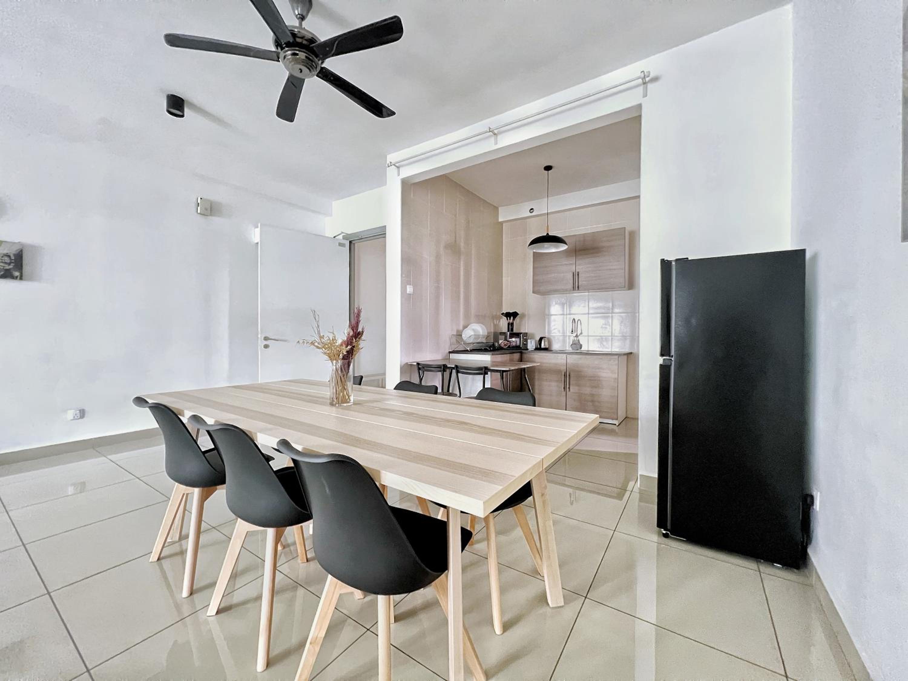 Rafflesia KL Big Family 3BR Condo Near LRT