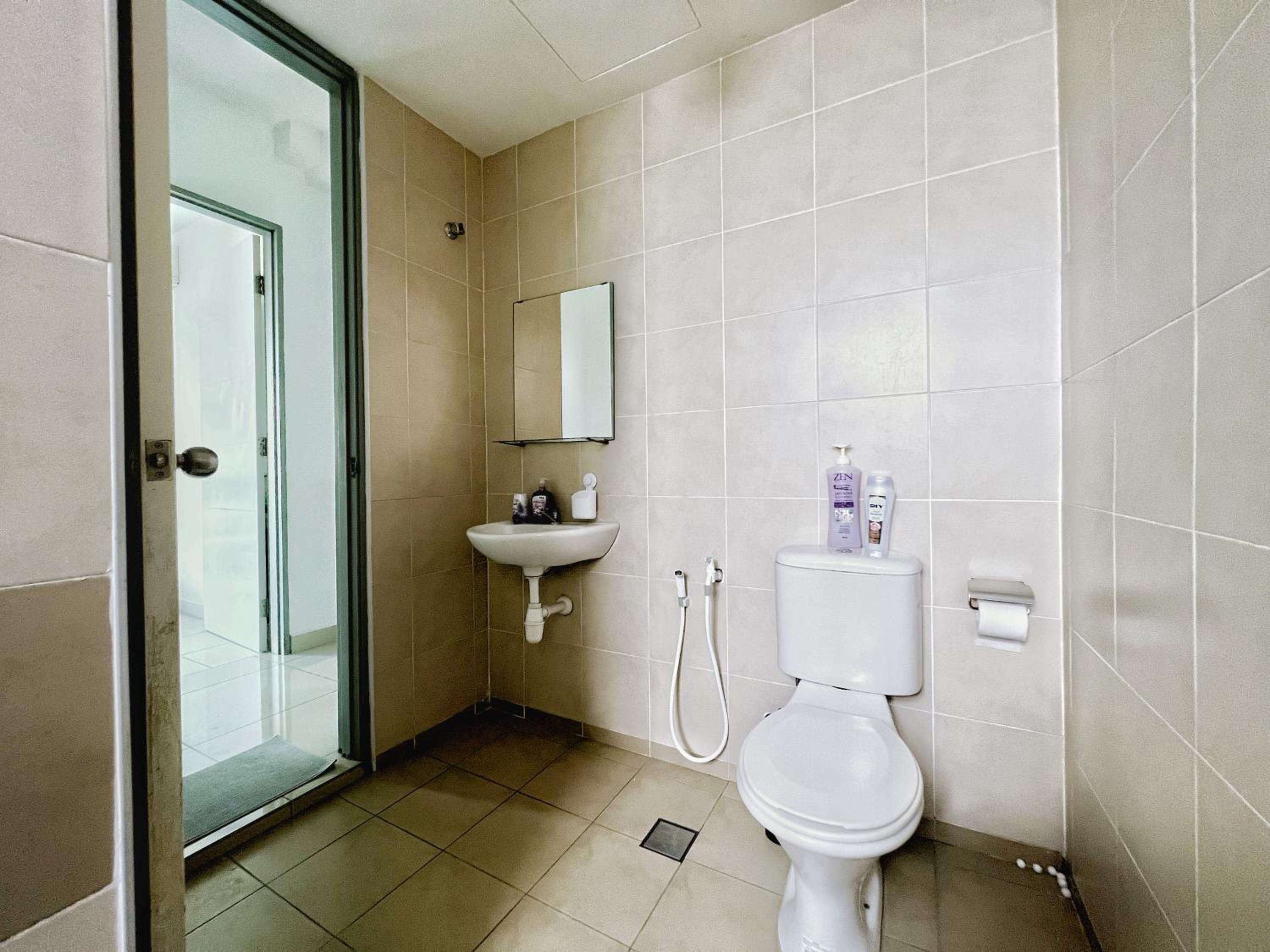Rafflesia KL Big Family 3BR Condo Near LRT