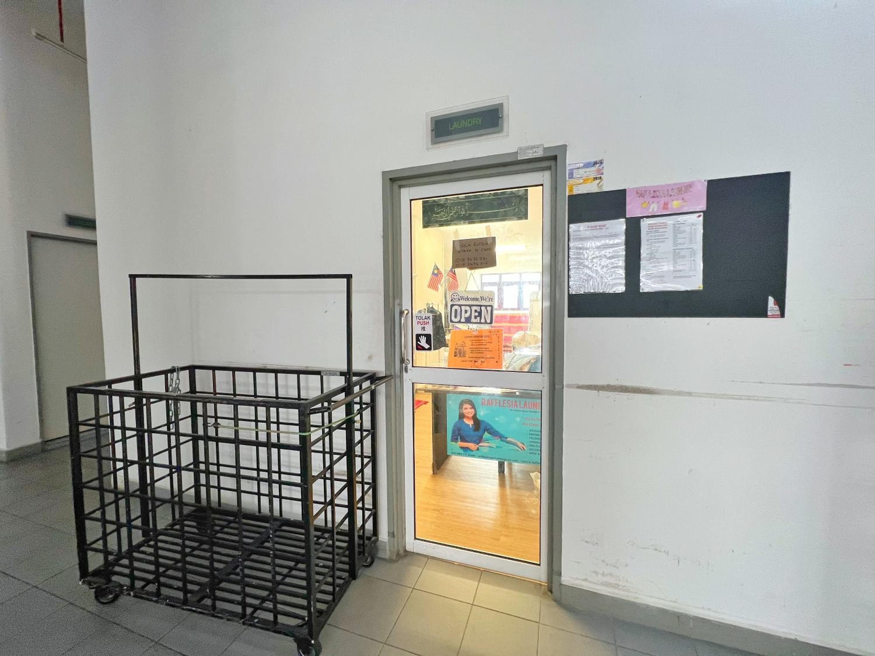 Rafflesia KL Big Family 3BR Condo Near LRT