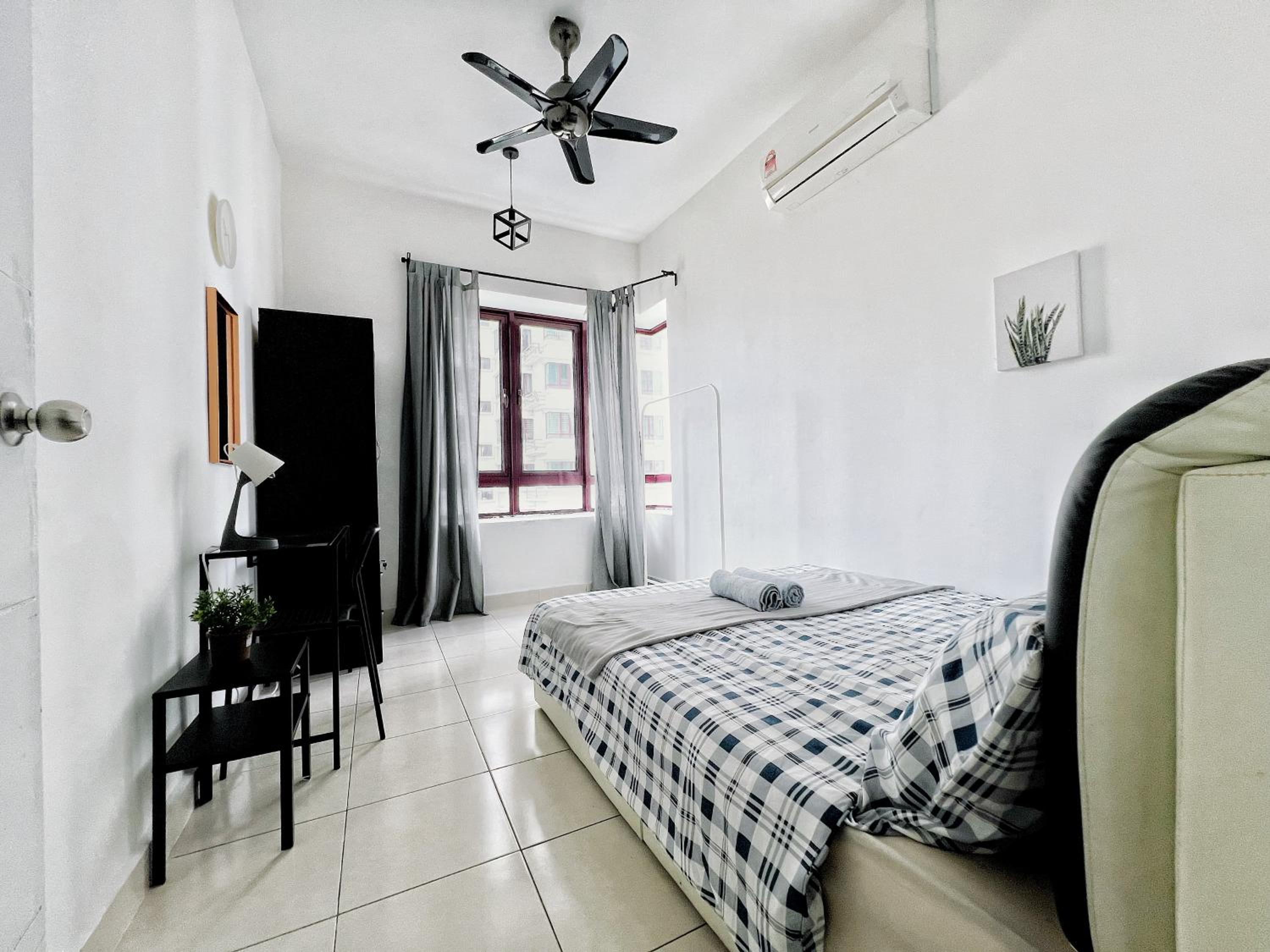 Rafflesia KL Big Family 3BR Condo Near LRT