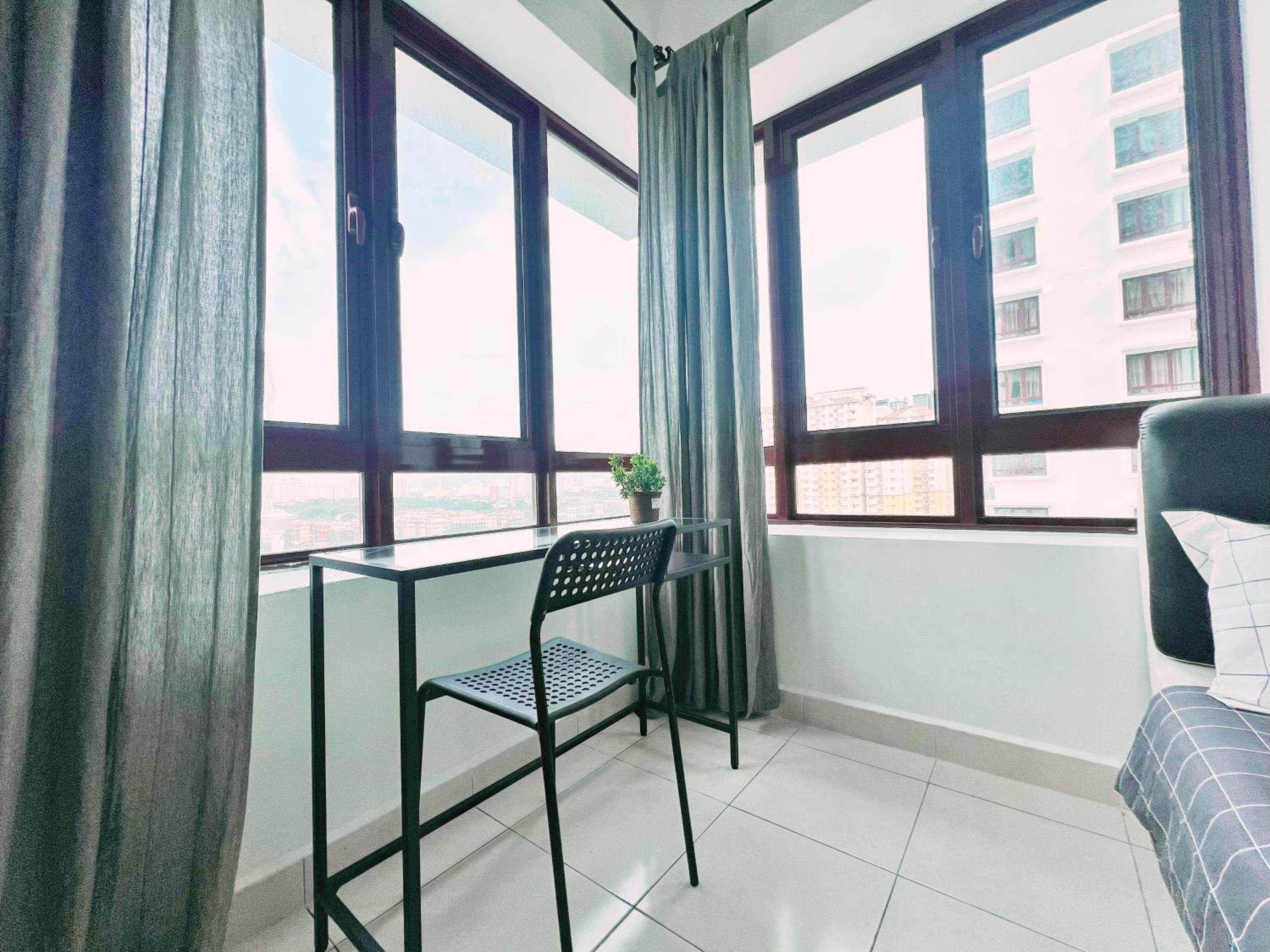 Rafflesia KL Big Family 3BR Condo Near LRT