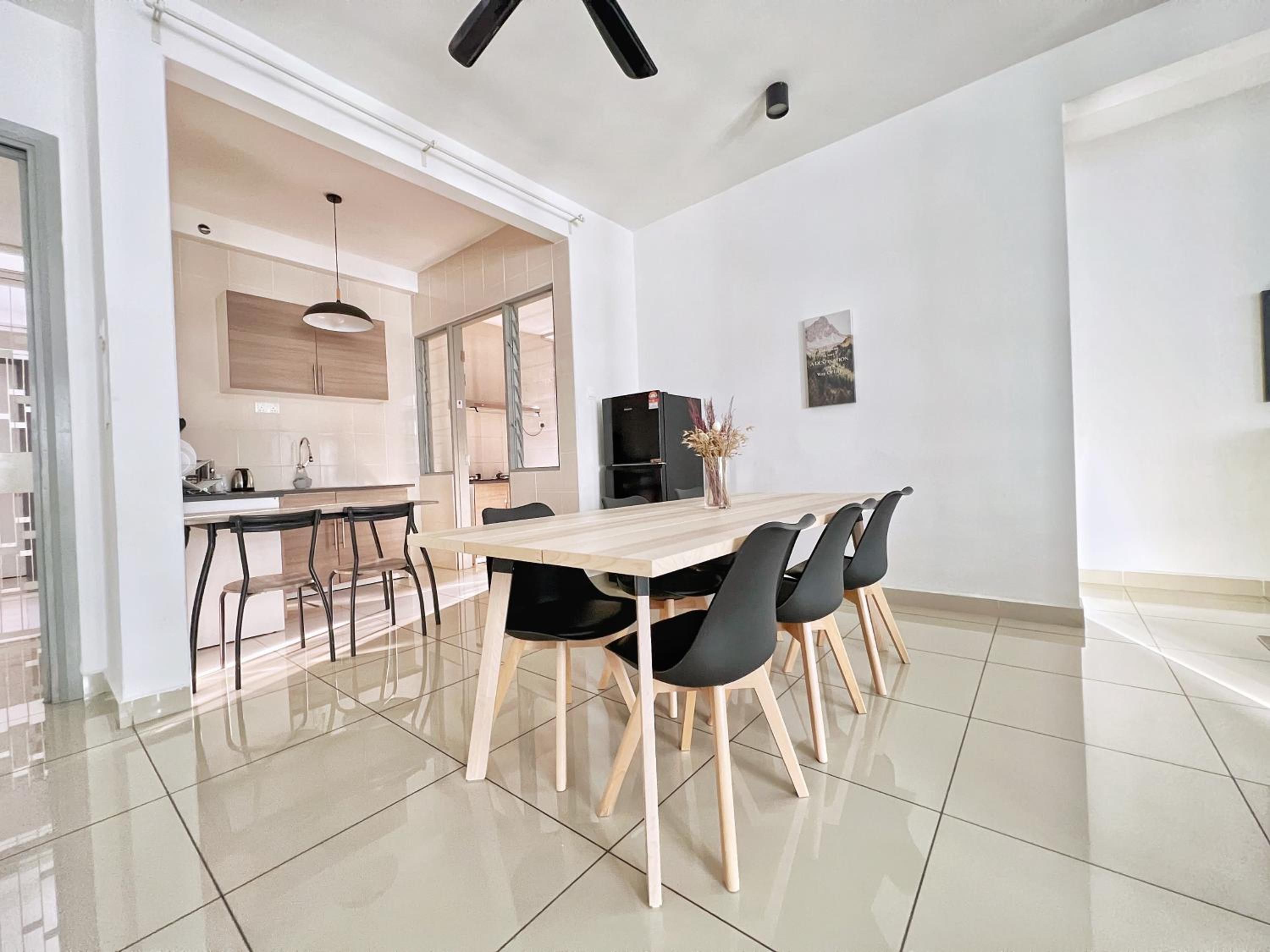 Rafflesia KL Big Family 3BR Condo Near LRT
