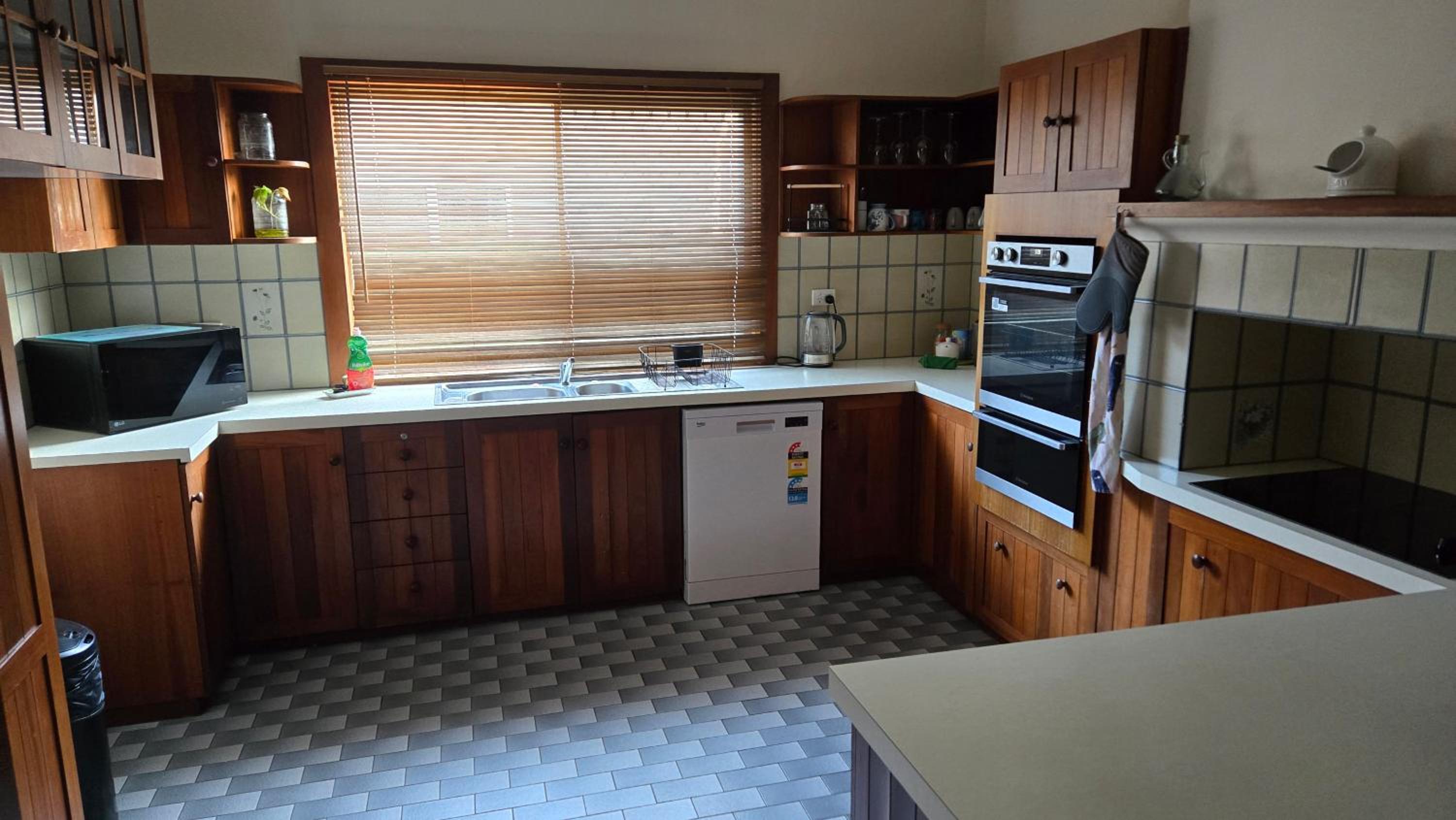 Central to town - Vintage and cosy entire home